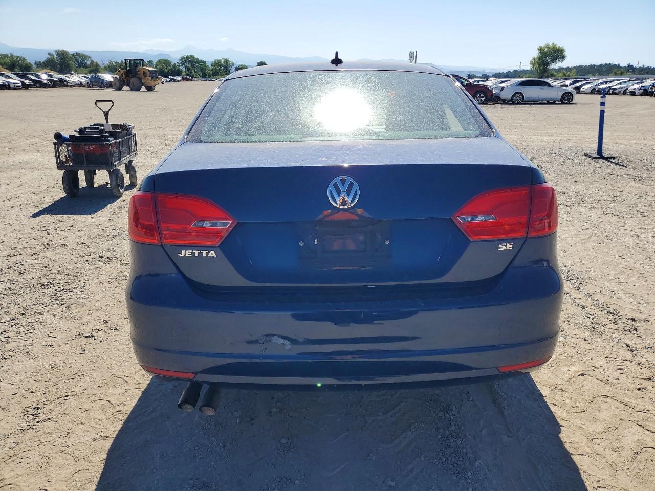 2014 Volkswagen Jetta Se Blue vin: 3VWD17AJ4EM430114