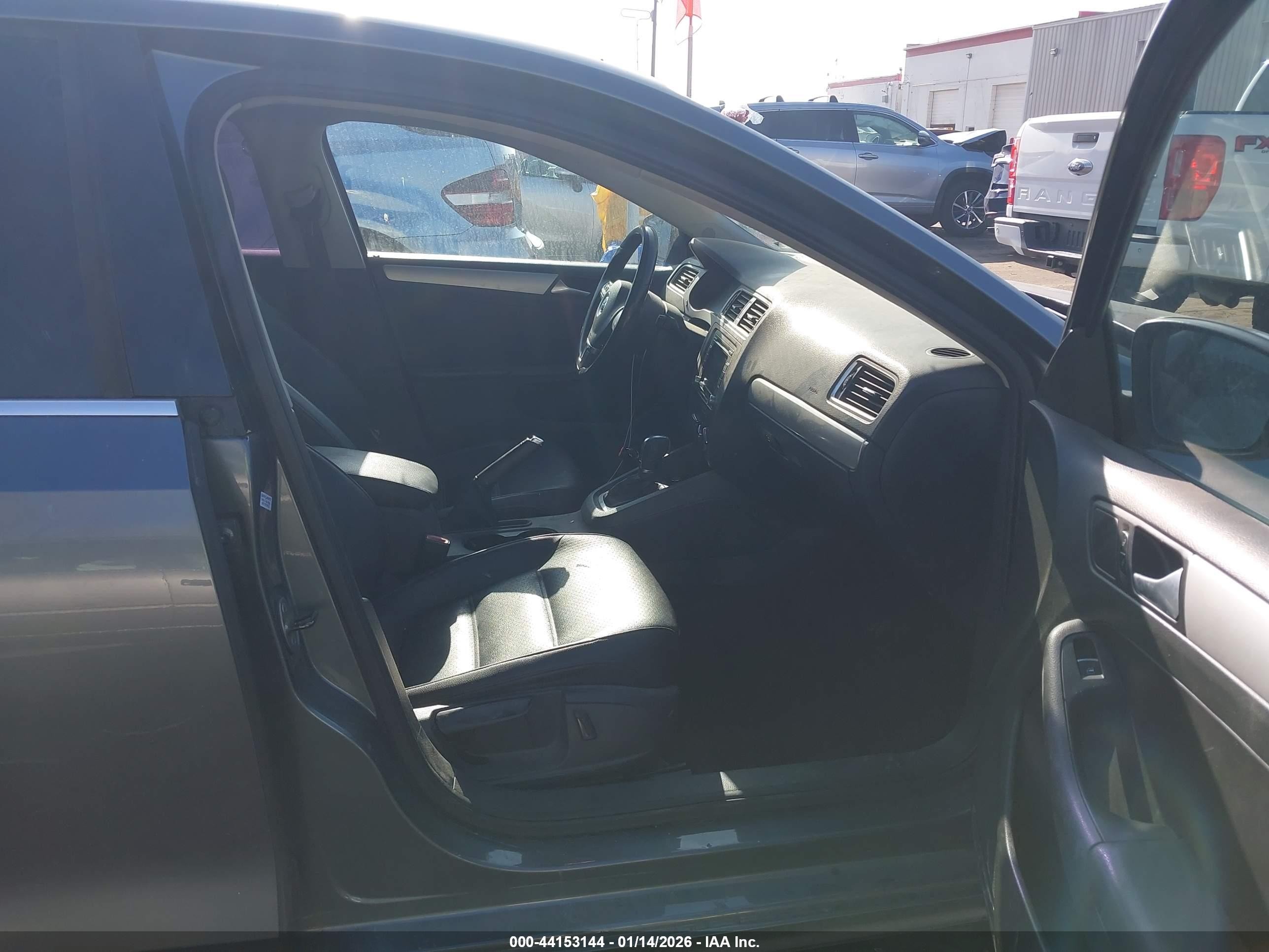 2014 Volkswagen Jetta 1.8t Se Gray vin: 3VWD17AJ4EM439153