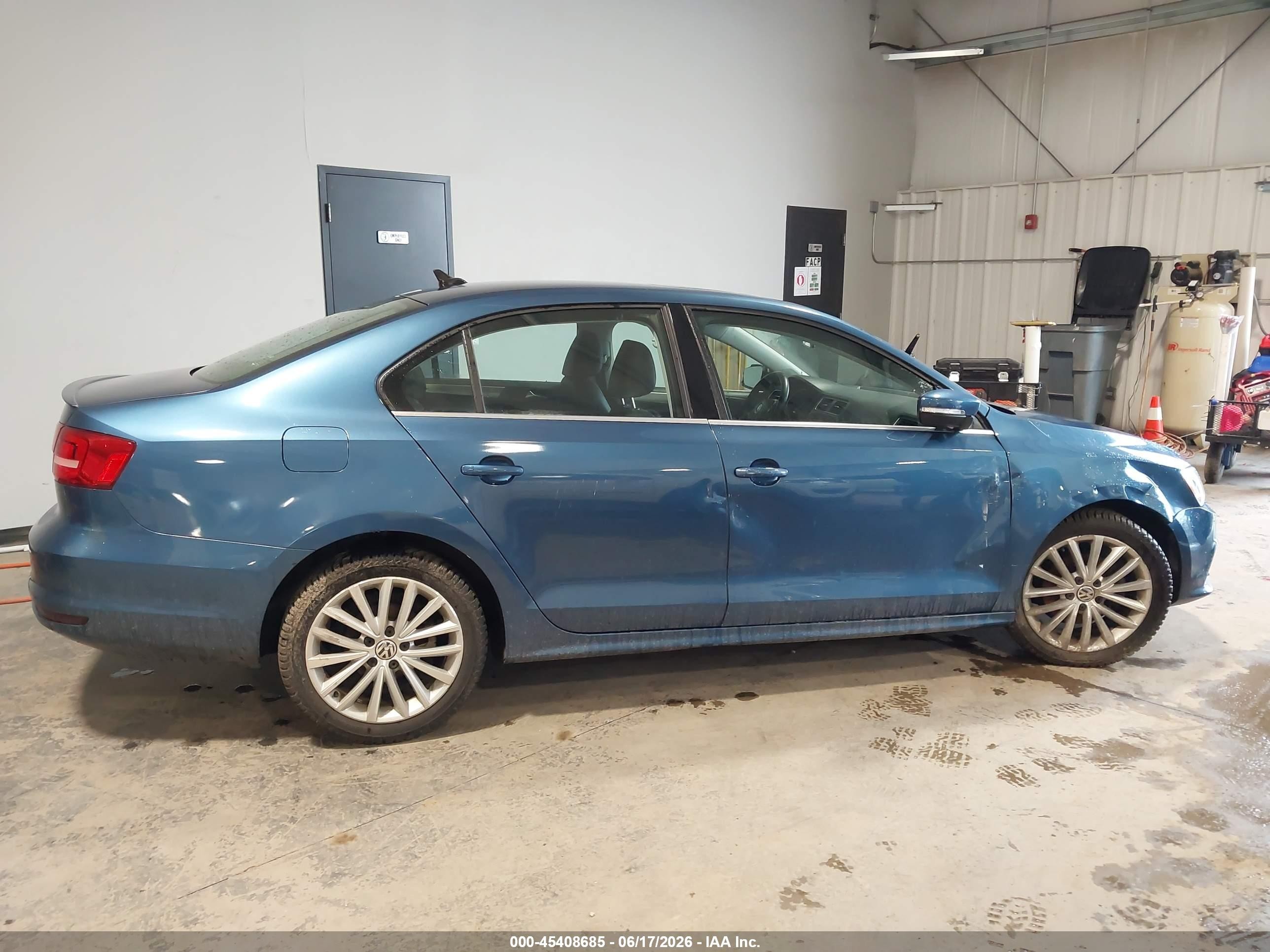 2015 Volkswagen Jetta 1.8t Se Blue vin: 3VWD17AJ4FM220968