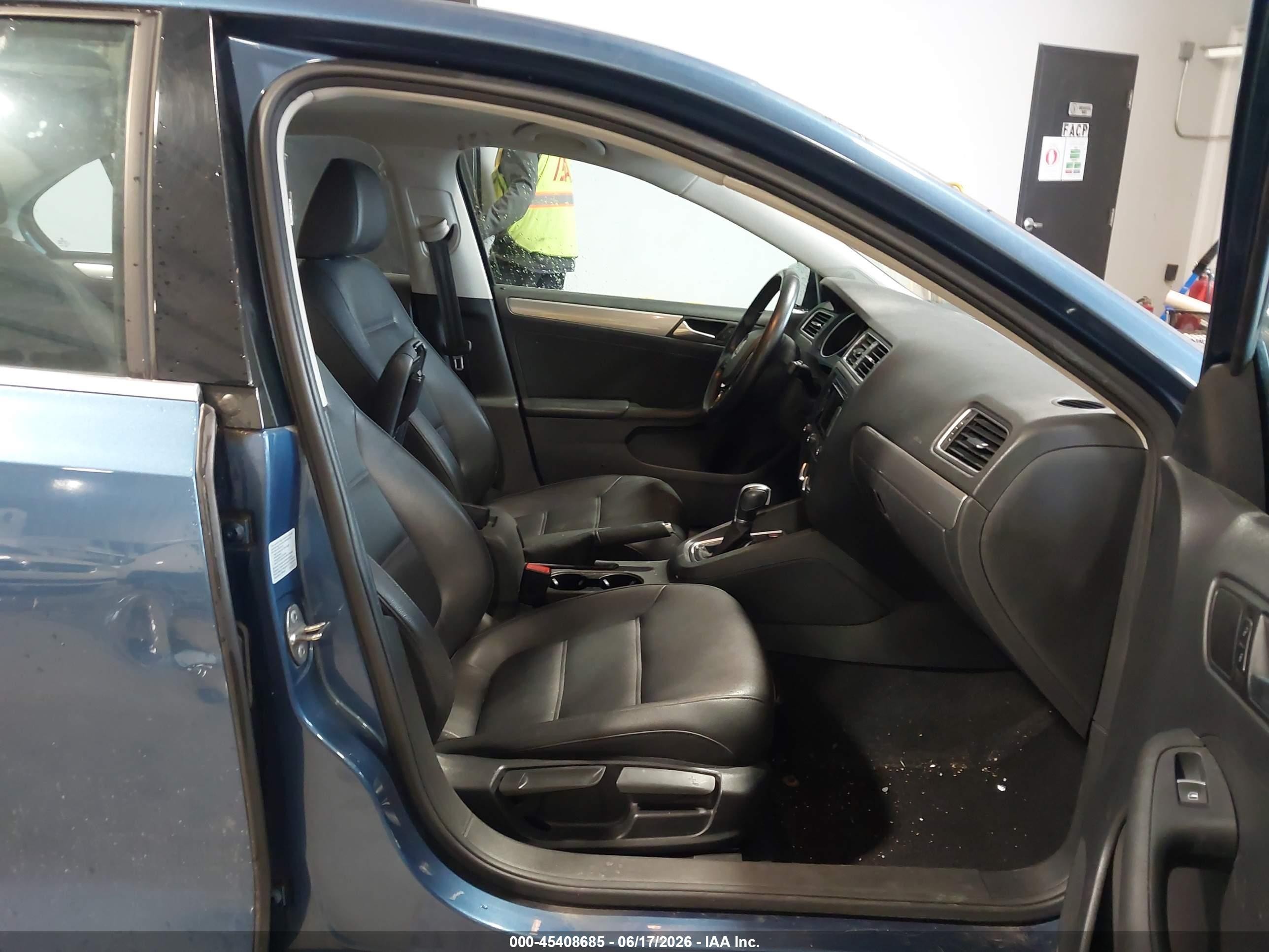 2015 Volkswagen Jetta 1.8t Se Blue vin: 3VWD17AJ4FM220968