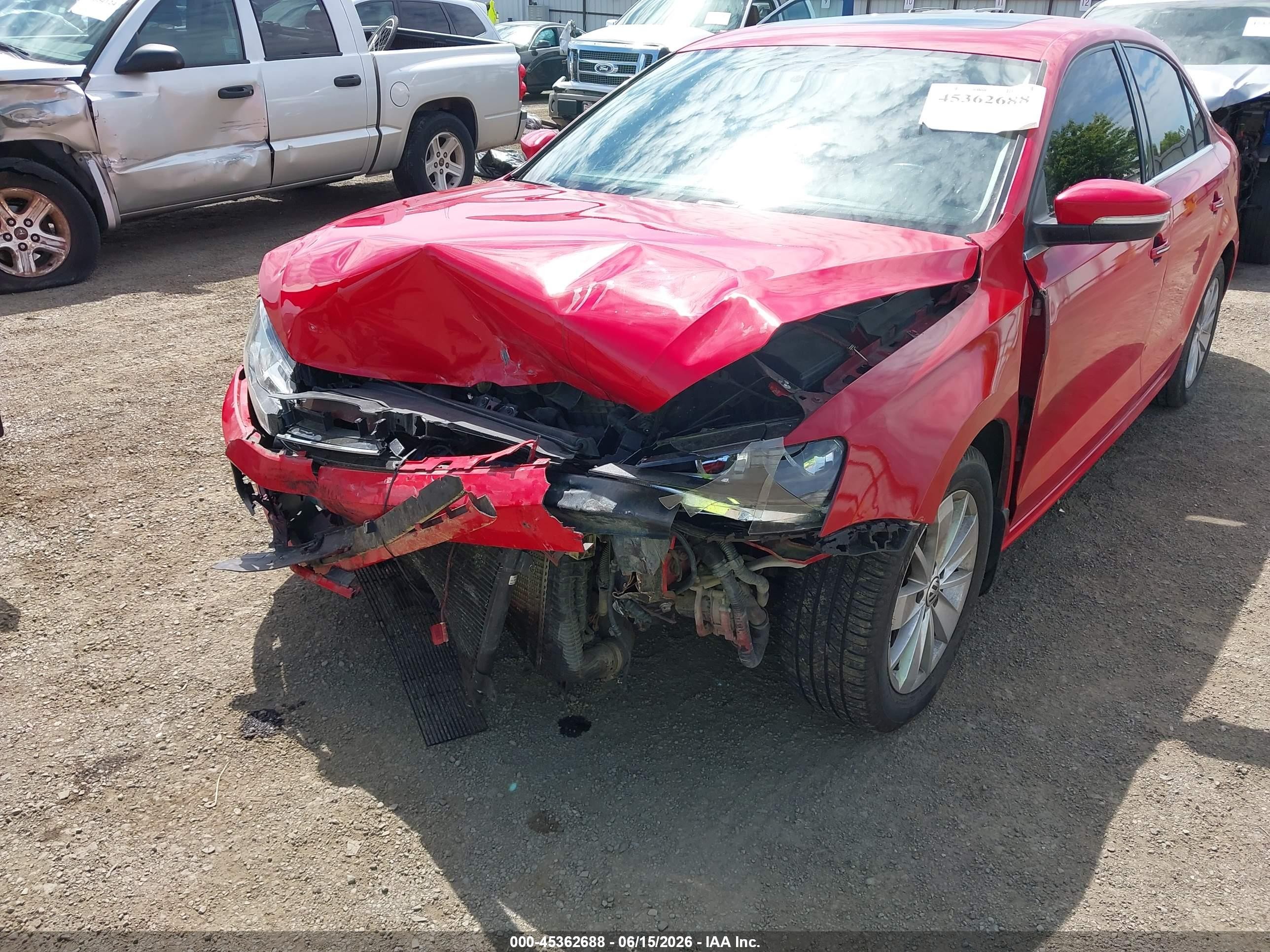 2015 Volkswagen Jetta 1.8t Se Красный vin: 3VWD17AJ4FM254411