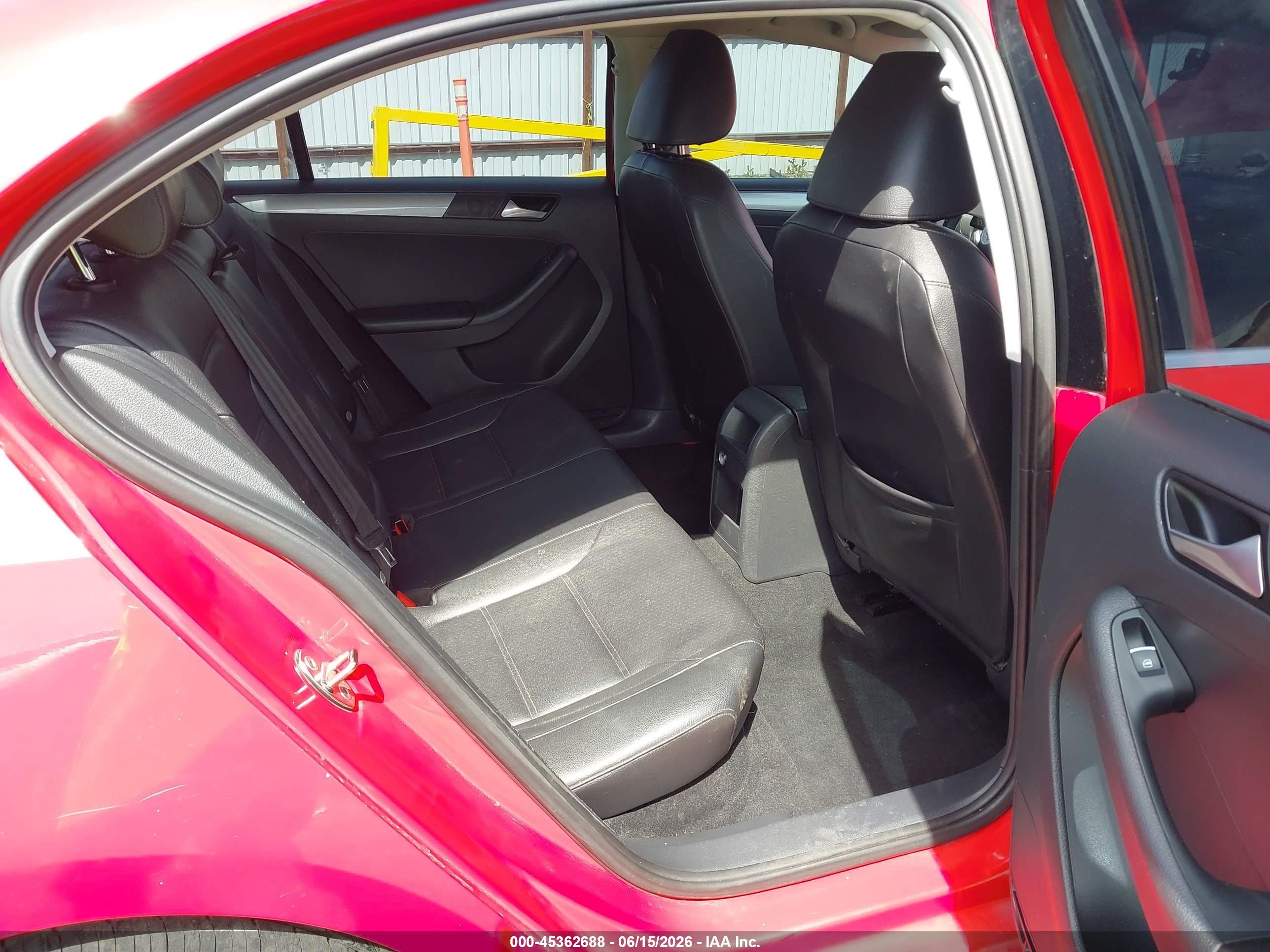2015 Volkswagen Jetta 1.8t Se Красный vin: 3VWD17AJ4FM254411