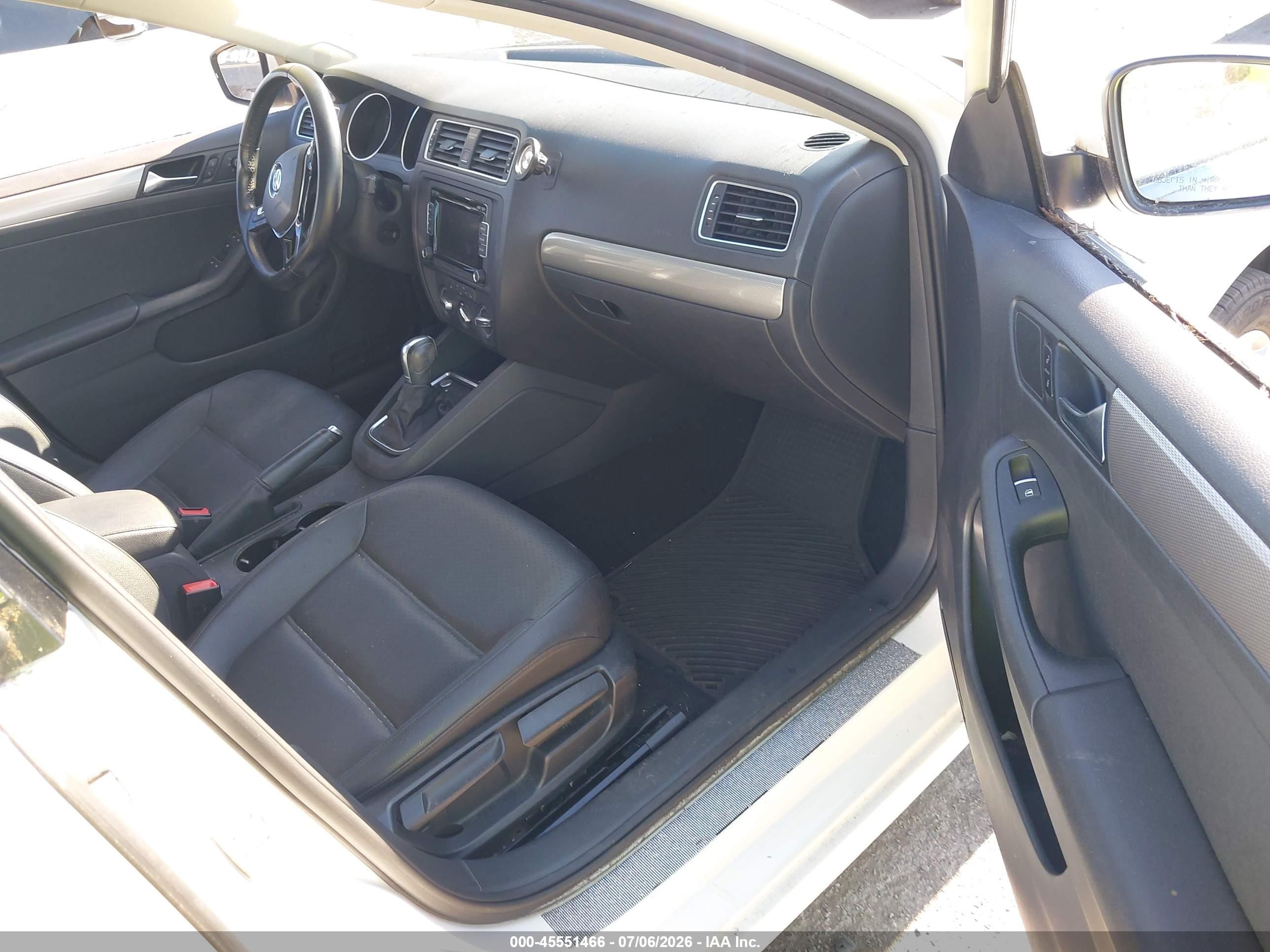 2015 Volkswagen Jetta 1.8t Se White vin: 3VWD17AJ4FM286047