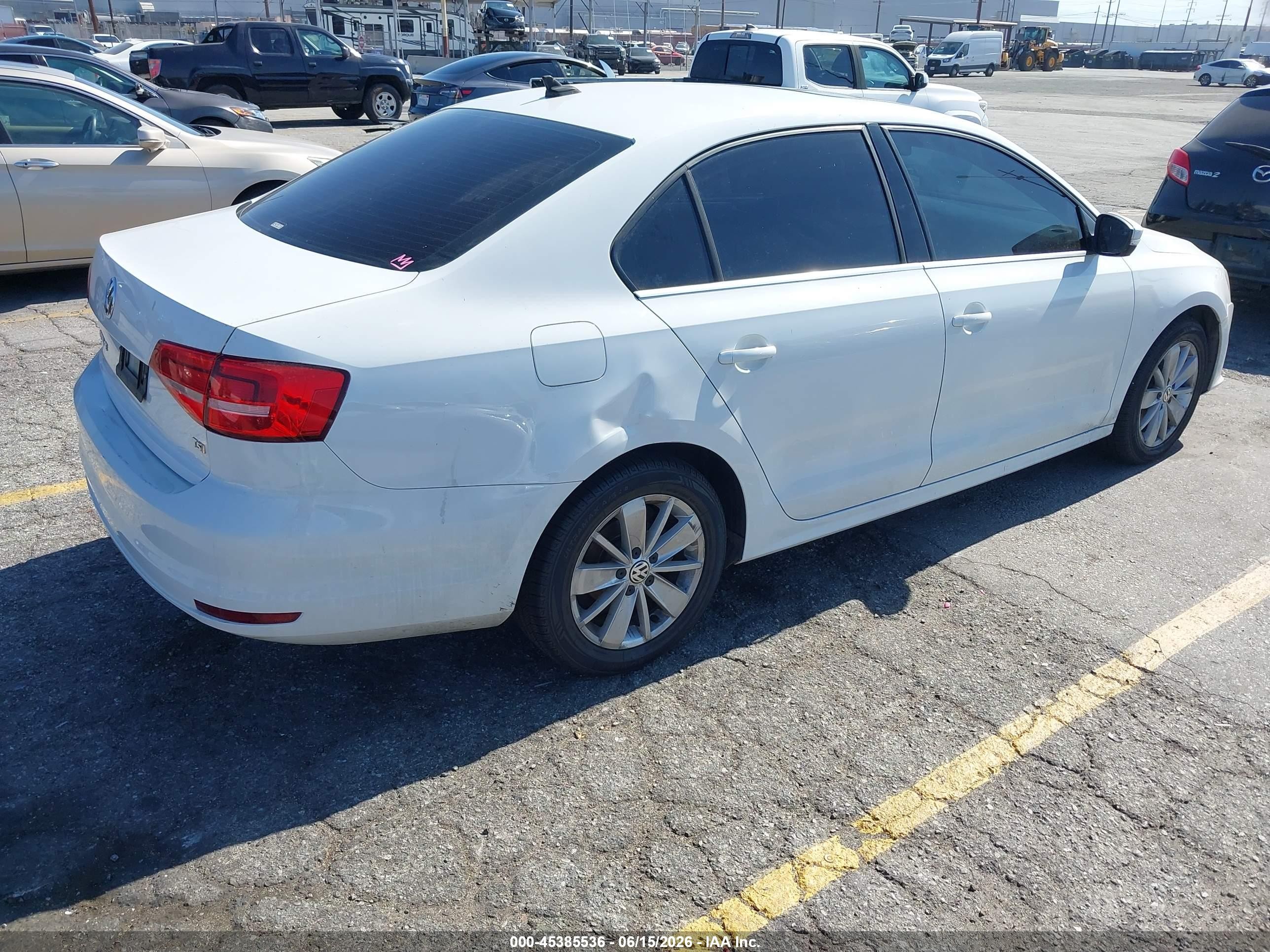 2015 Volkswagen Jetta 1.8t Se Белый vin: 3VWD17AJ4FM298862