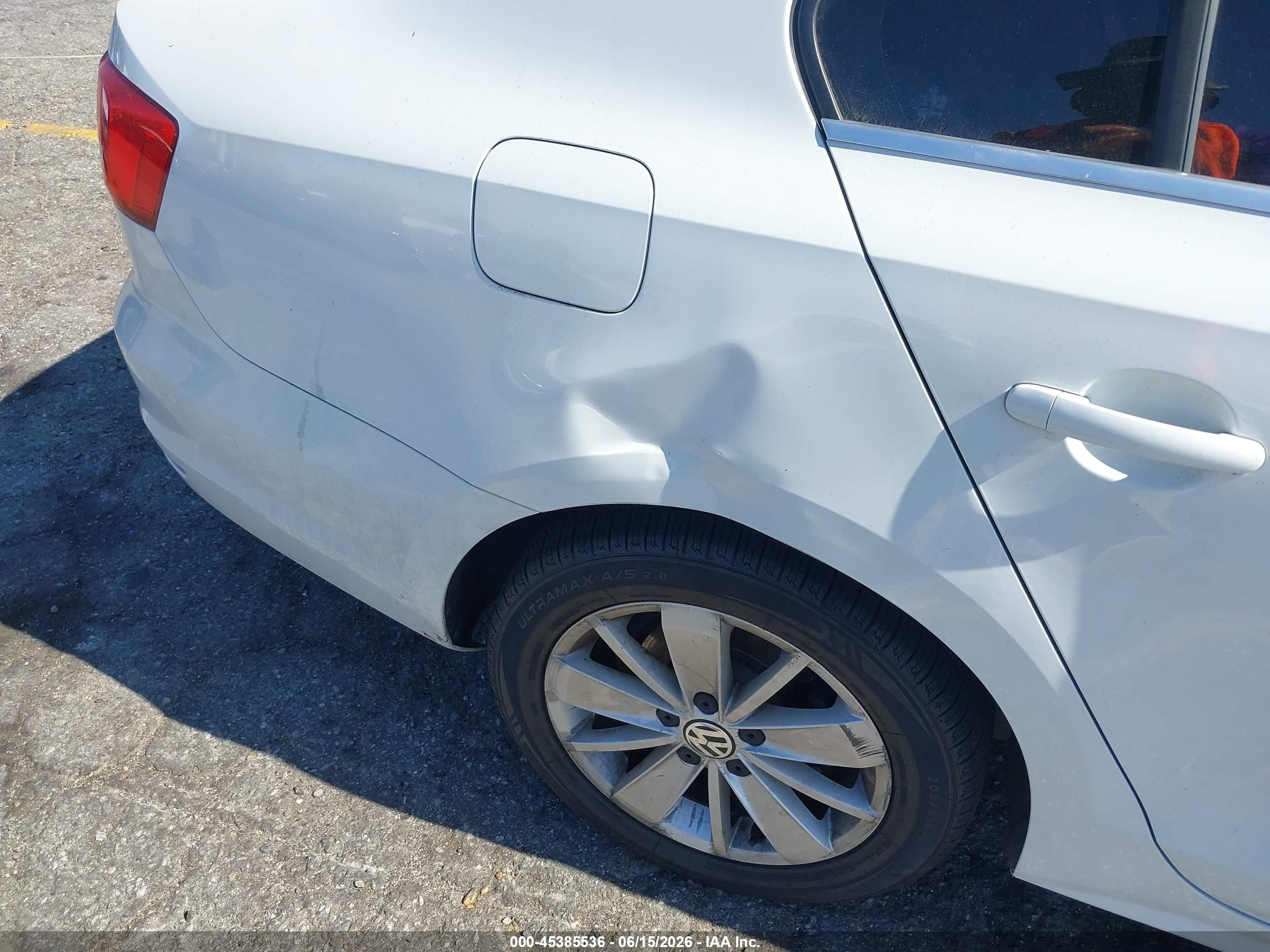 2015 Volkswagen Jetta 1.8t Se Белый vin: 3VWD17AJ4FM298862