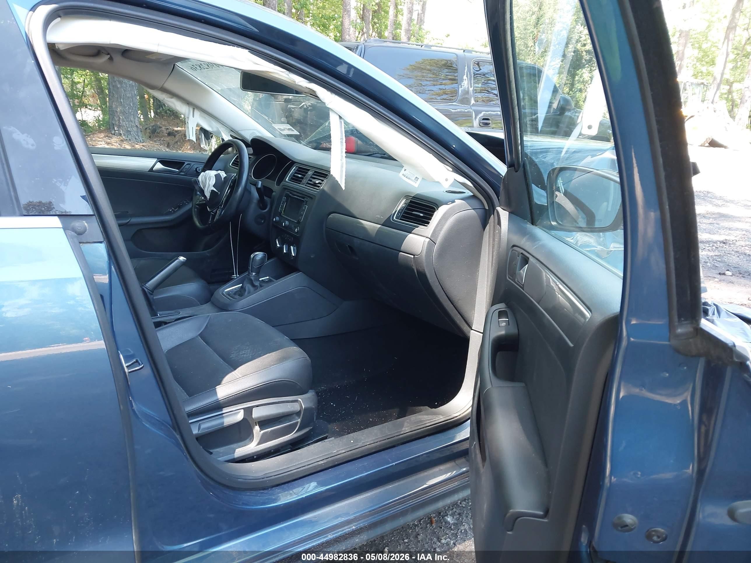 2015 Volkswagen Jetta 1.8t Se Blue vin: 3VWD17AJ4FM353651