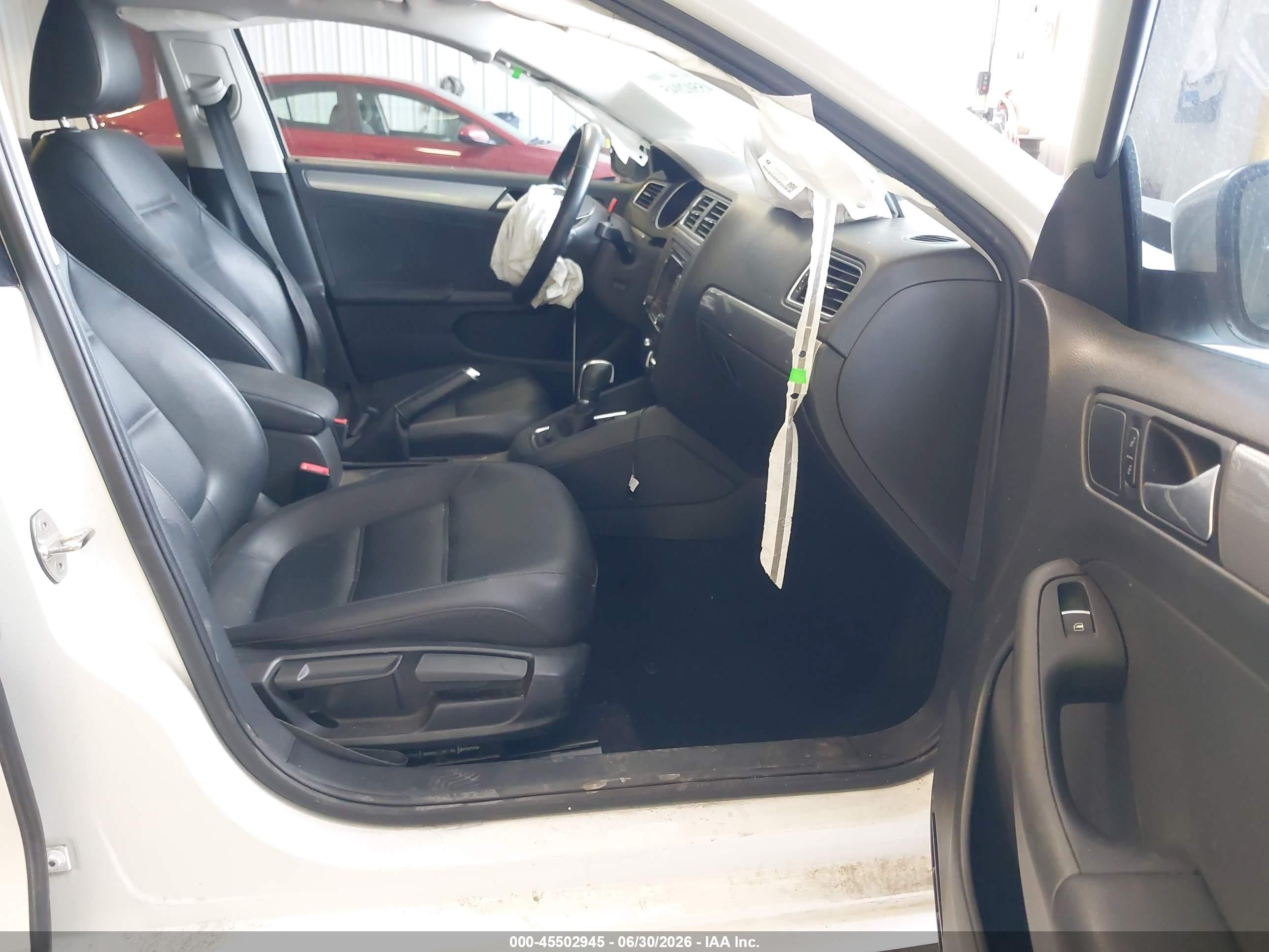 2015 Volkswagen Jetta 1.8t Se Белый vin: 3VWD17AJ4FM406218
