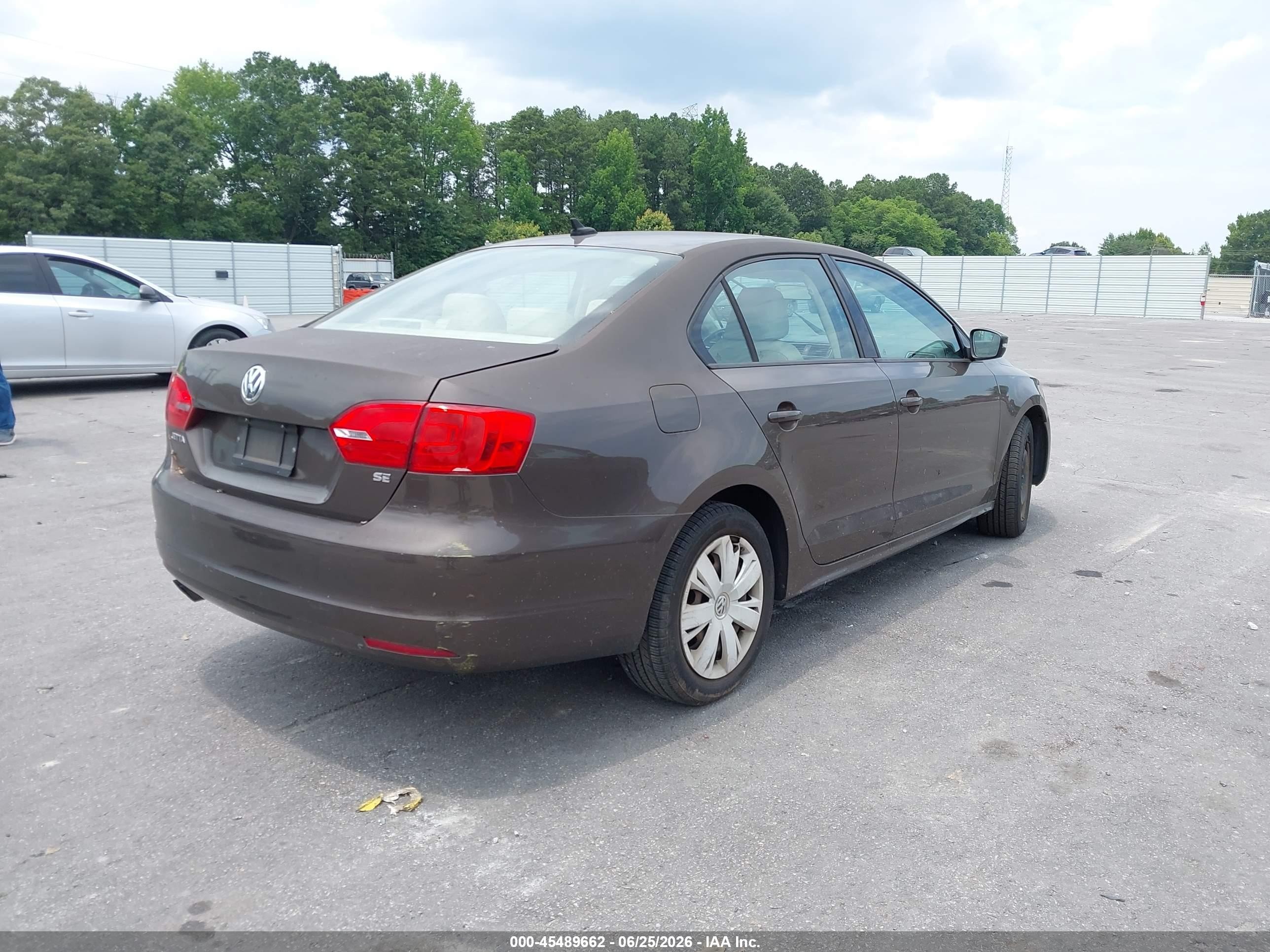 2014 Volkswagen Jetta 1.8t Se Brown vin: 3VWD17AJ5EM211145