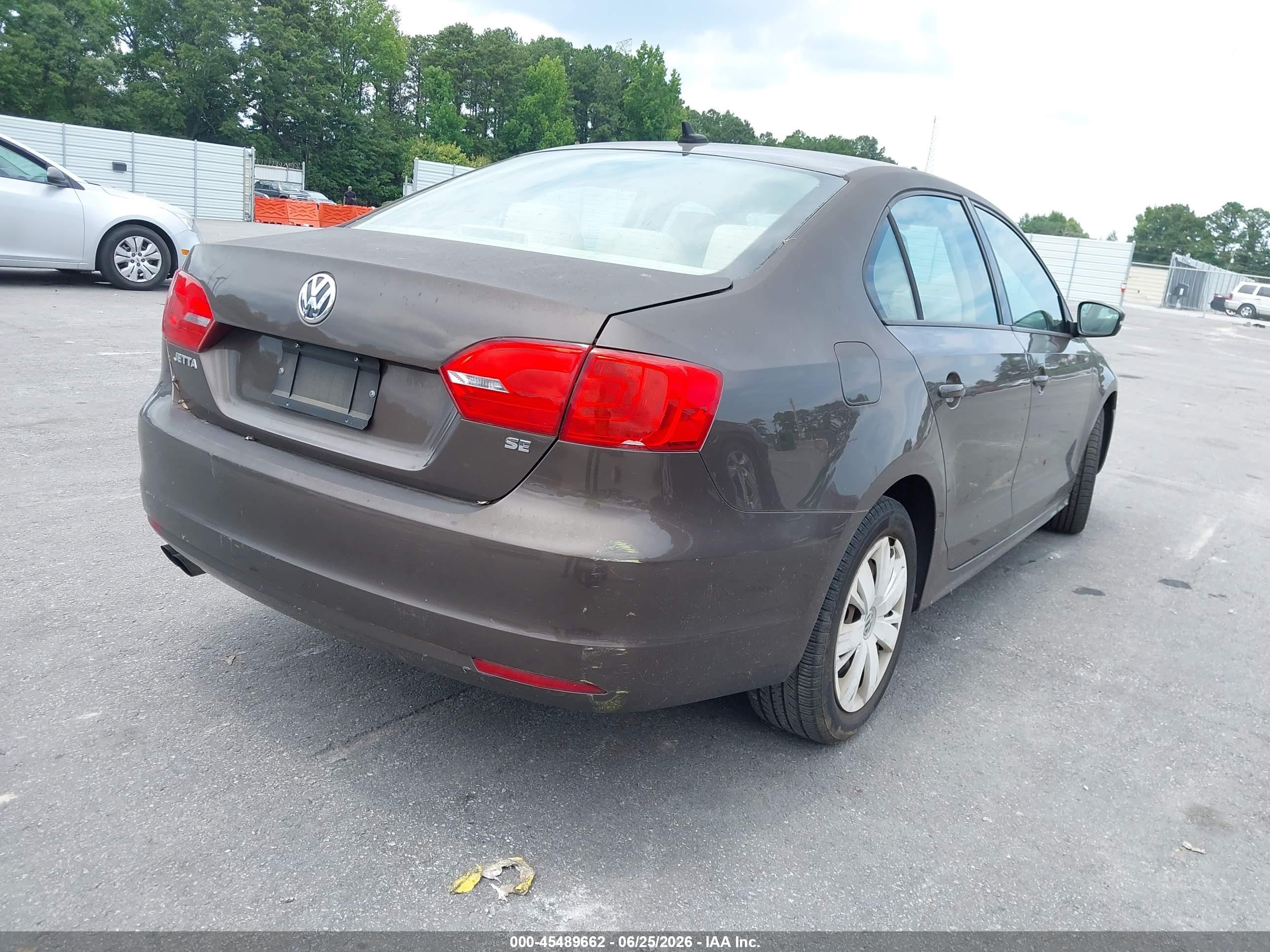 2014 Volkswagen Jetta 1.8t Se Brown vin: 3VWD17AJ5EM211145