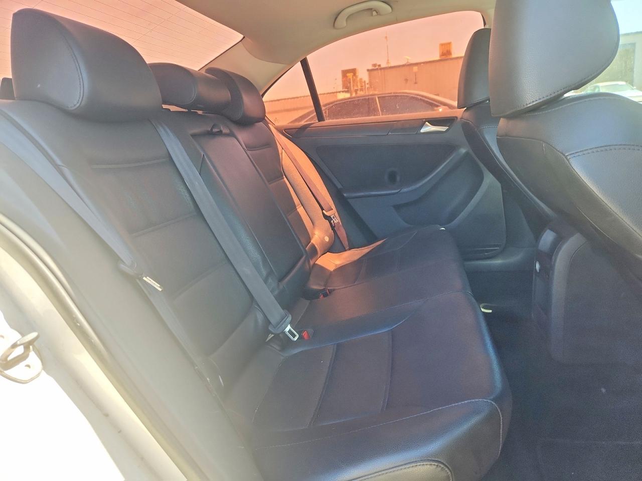2014 Volkswagen Jetta Se White vin: 3VWD17AJ5EM237972