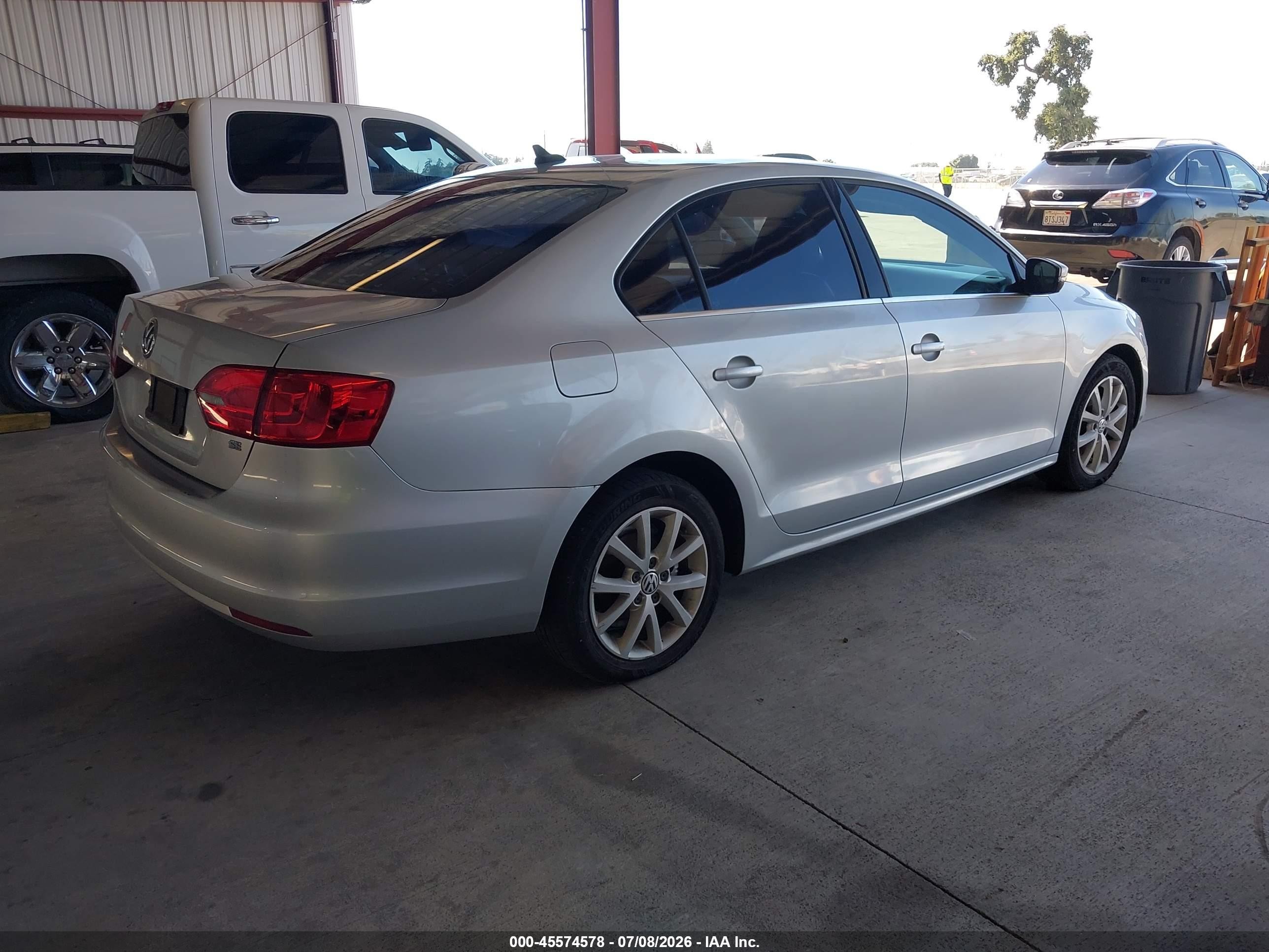 2014 Volkswagen Jetta 1.8t Se Silver vin: 3VWD17AJ5EM253203