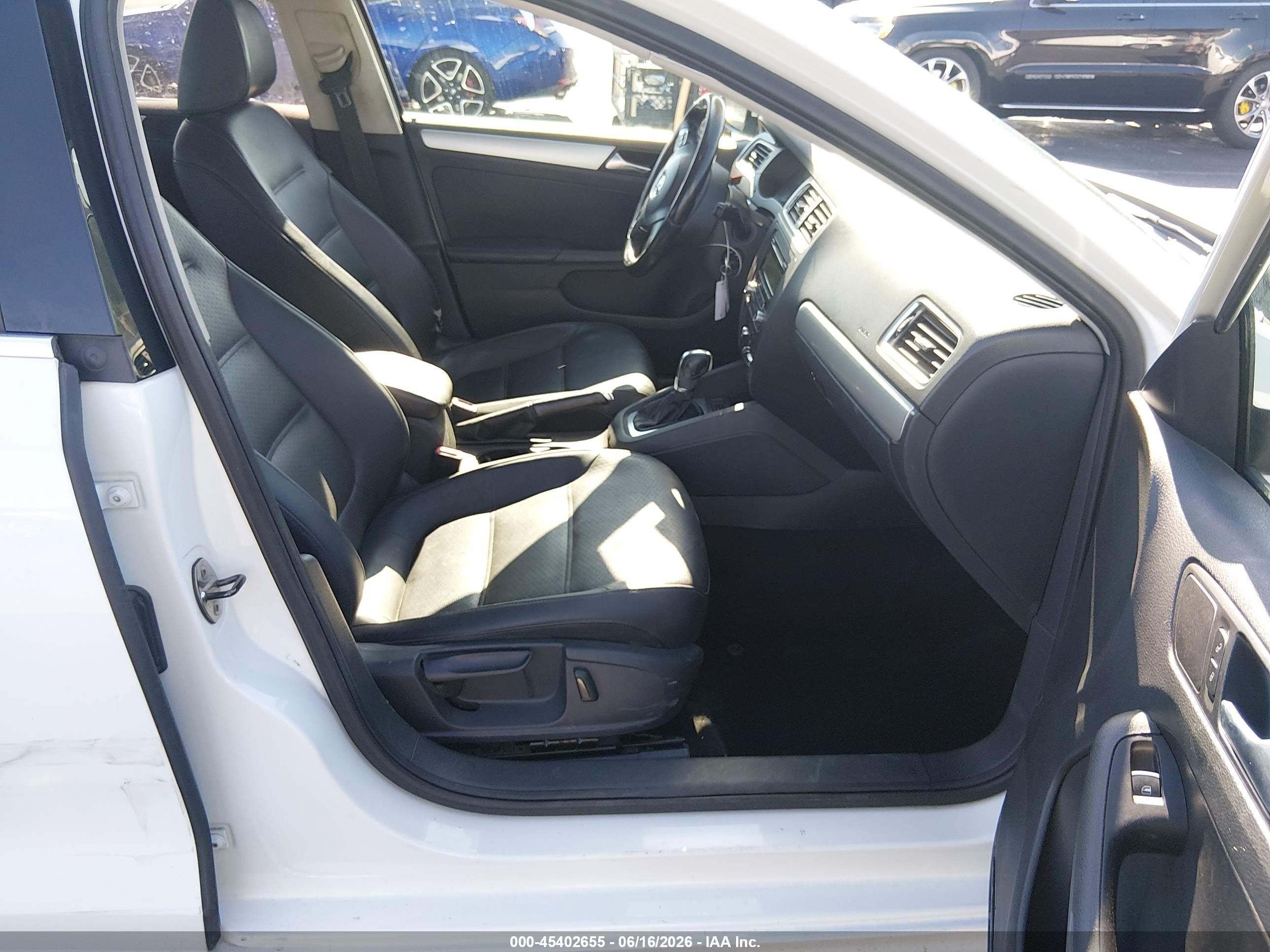 2014 Volkswagen Jetta 1.8t Se White vin: 3VWD17AJ5EM266114
