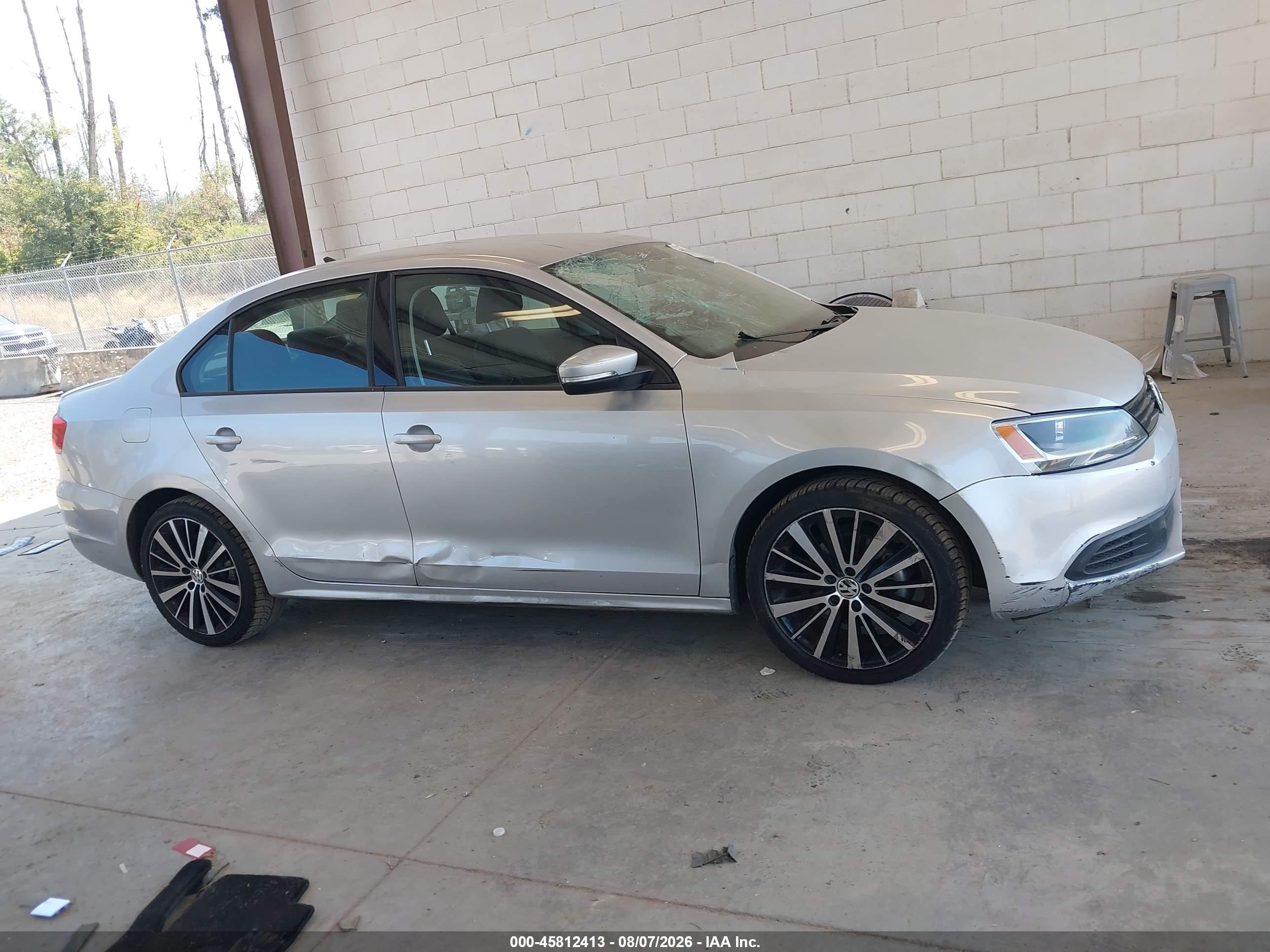 2014 Volkswagen Jetta 1.8t Se Silver vin: 3VWD17AJ5EM297699