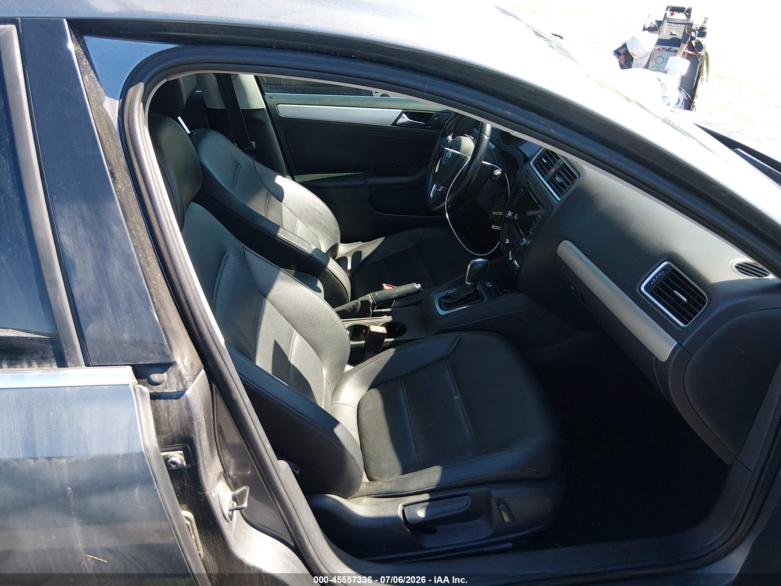 2014 Volkswagen Jetta 1.8t Se Gray vin: 3VWD17AJ5EM329082