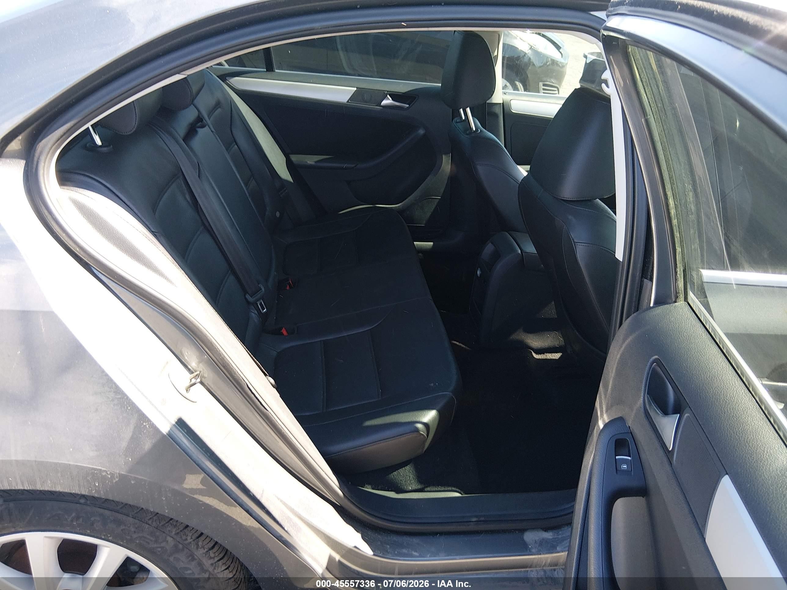 2014 Volkswagen Jetta 1.8t Se Gray vin: 3VWD17AJ5EM329082
