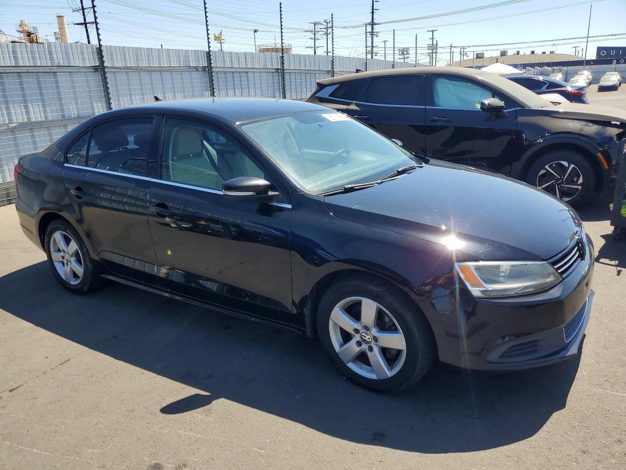 2014 Volkswagen Jetta Se Black vin: 3VWD17AJ5EM370313