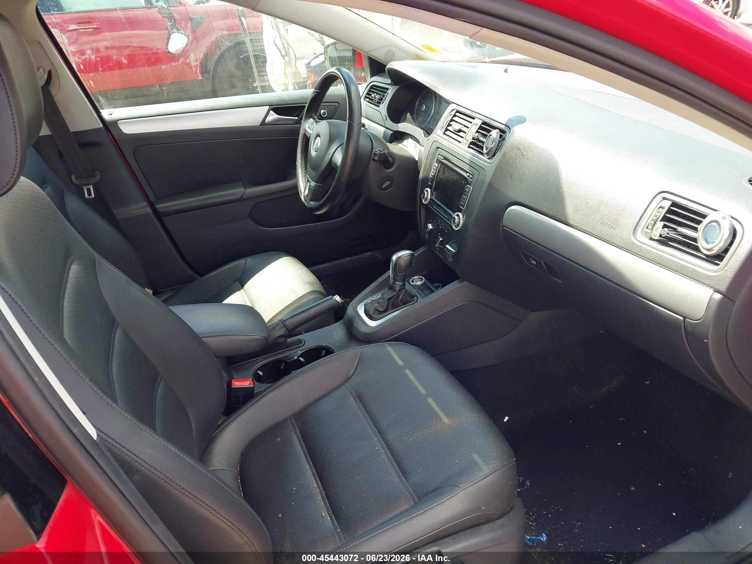 2014 Volkswagen Jetta 1.8t Se Red vin: 3VWD17AJ5EM418571