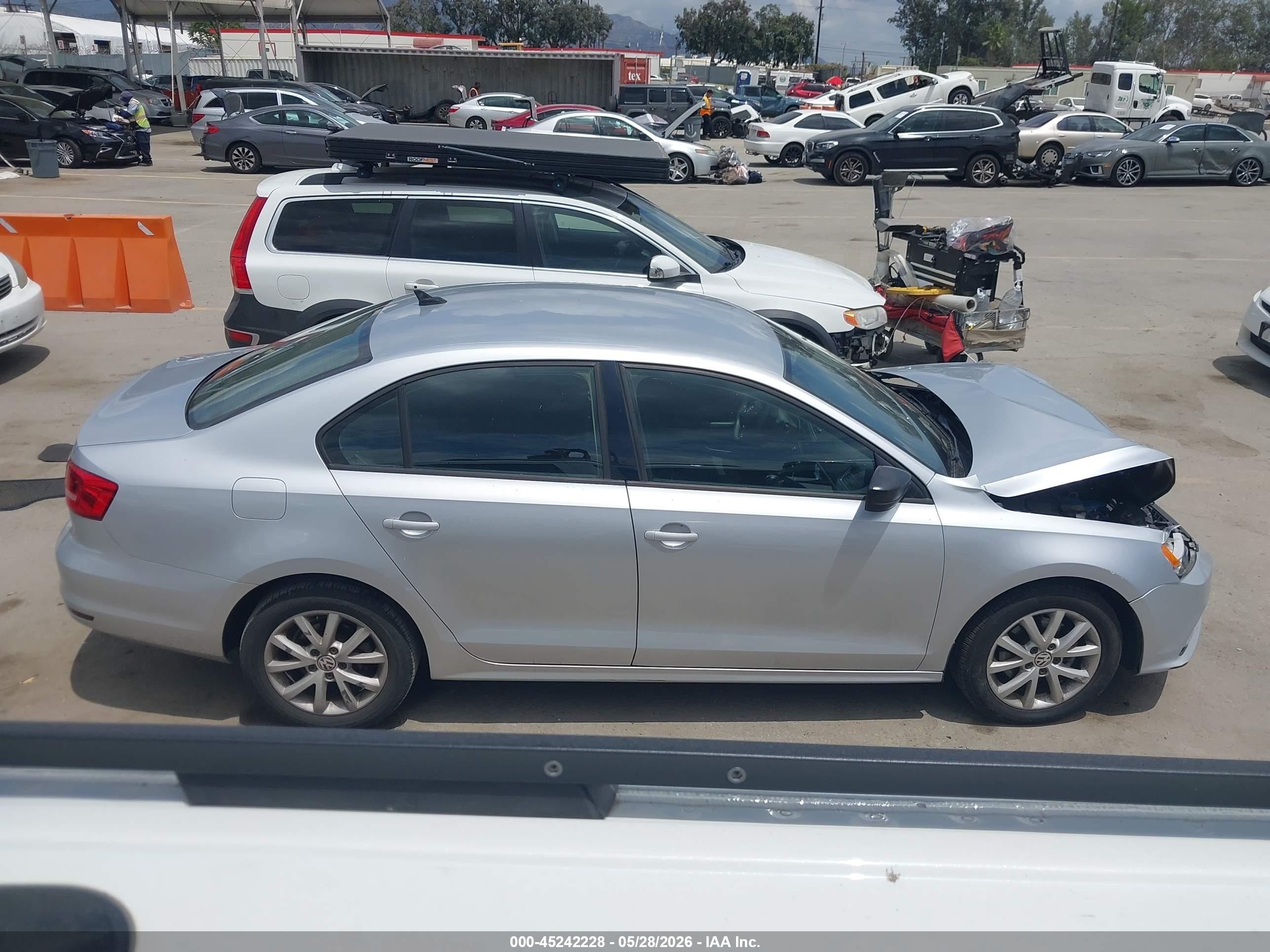 2015 Volkswagen Jetta 1.8t Se Silver vin: 3VWD17AJ5FM221742