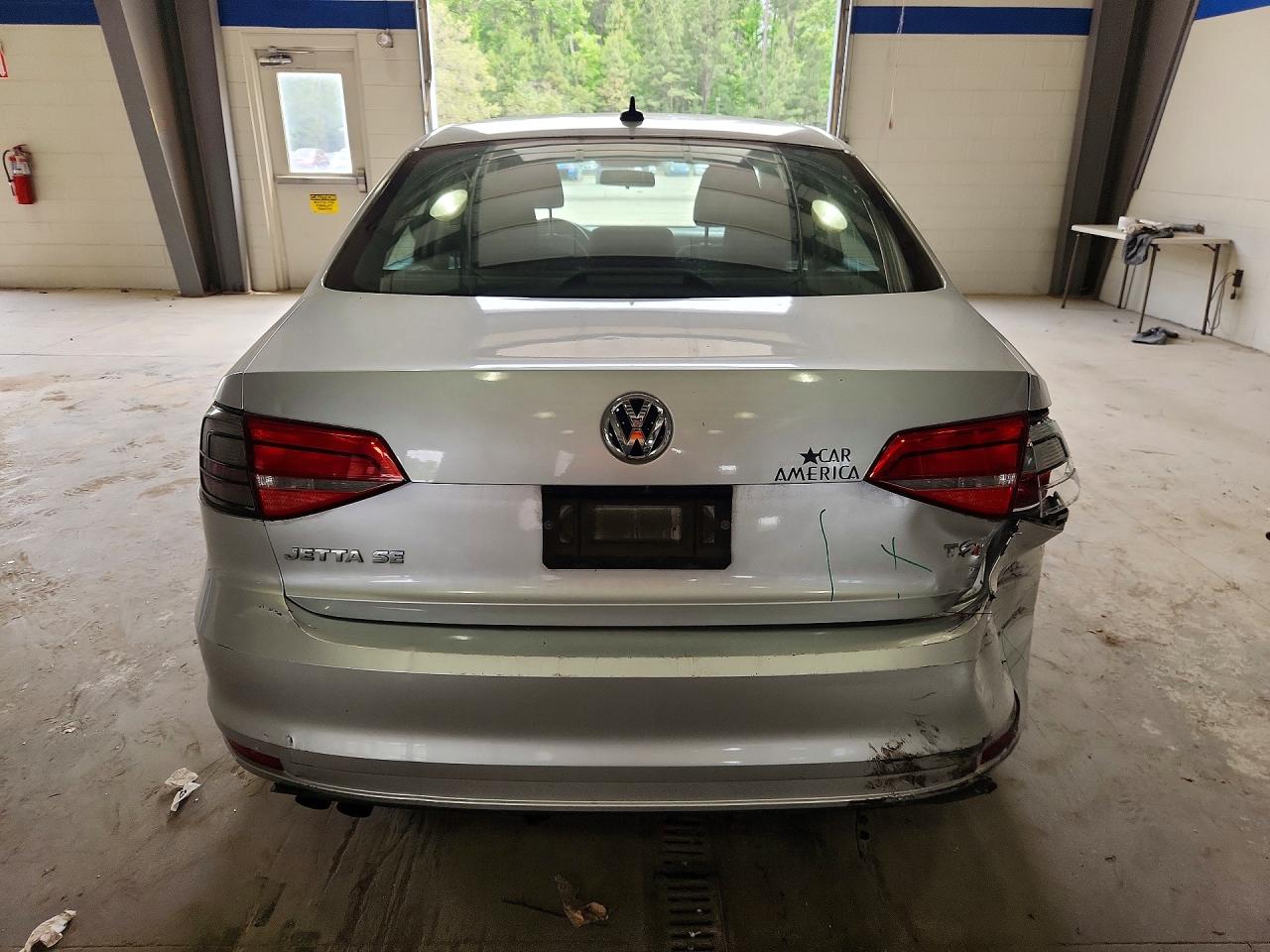 2015 Volkswagen Jetta Se Silver vin: 3VWD17AJ5FM245863