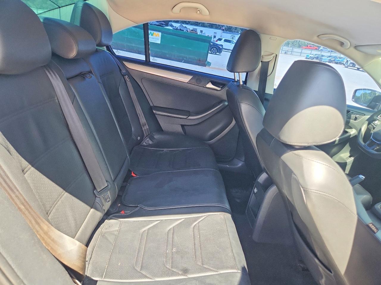 2015 Volkswagen Jetta Se Black vin: 3VWD17AJ5FM263103