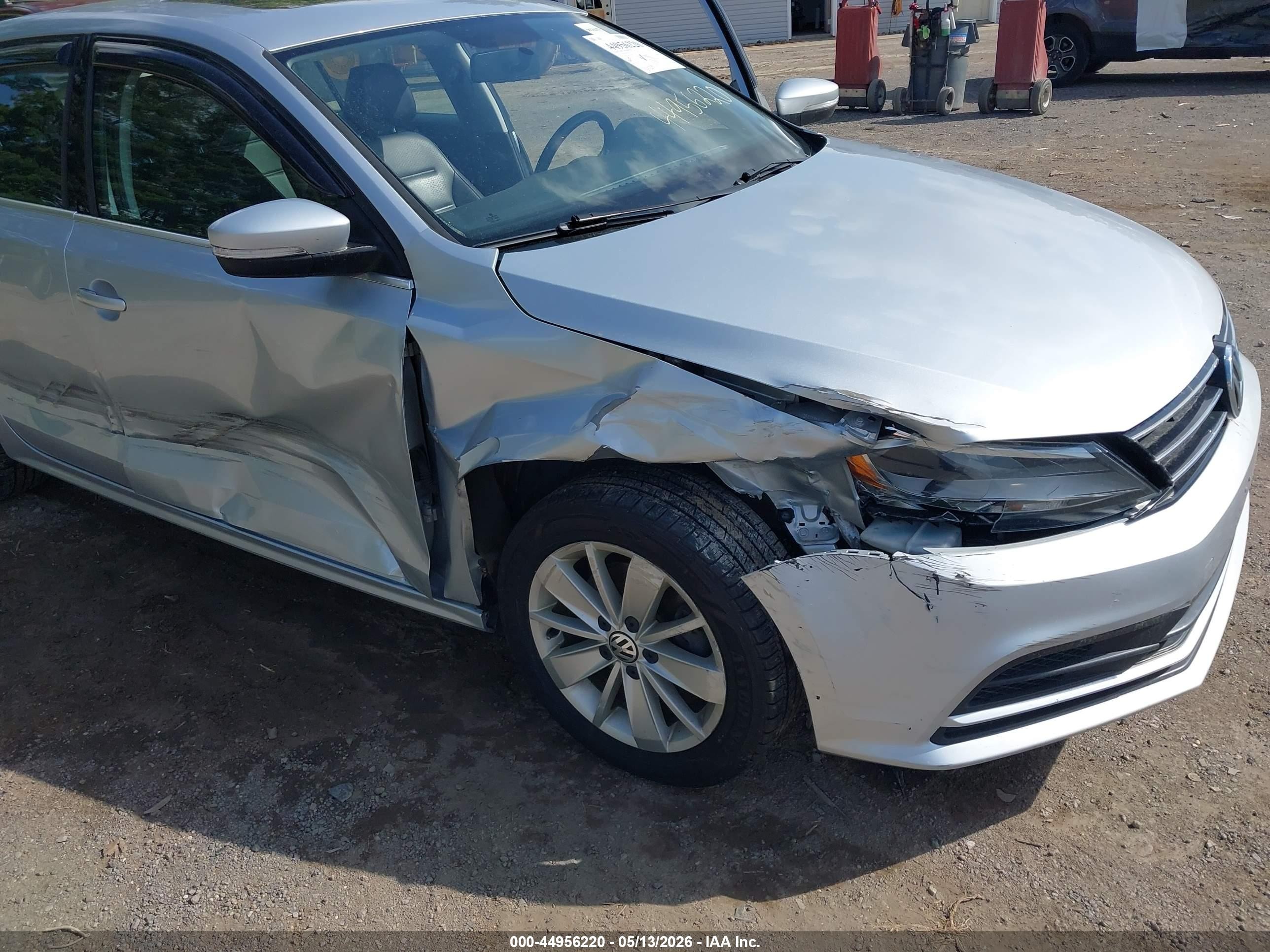 2015 Volkswagen Jetta 1.8t Se Silver vin: 3VWD17AJ5FM283481