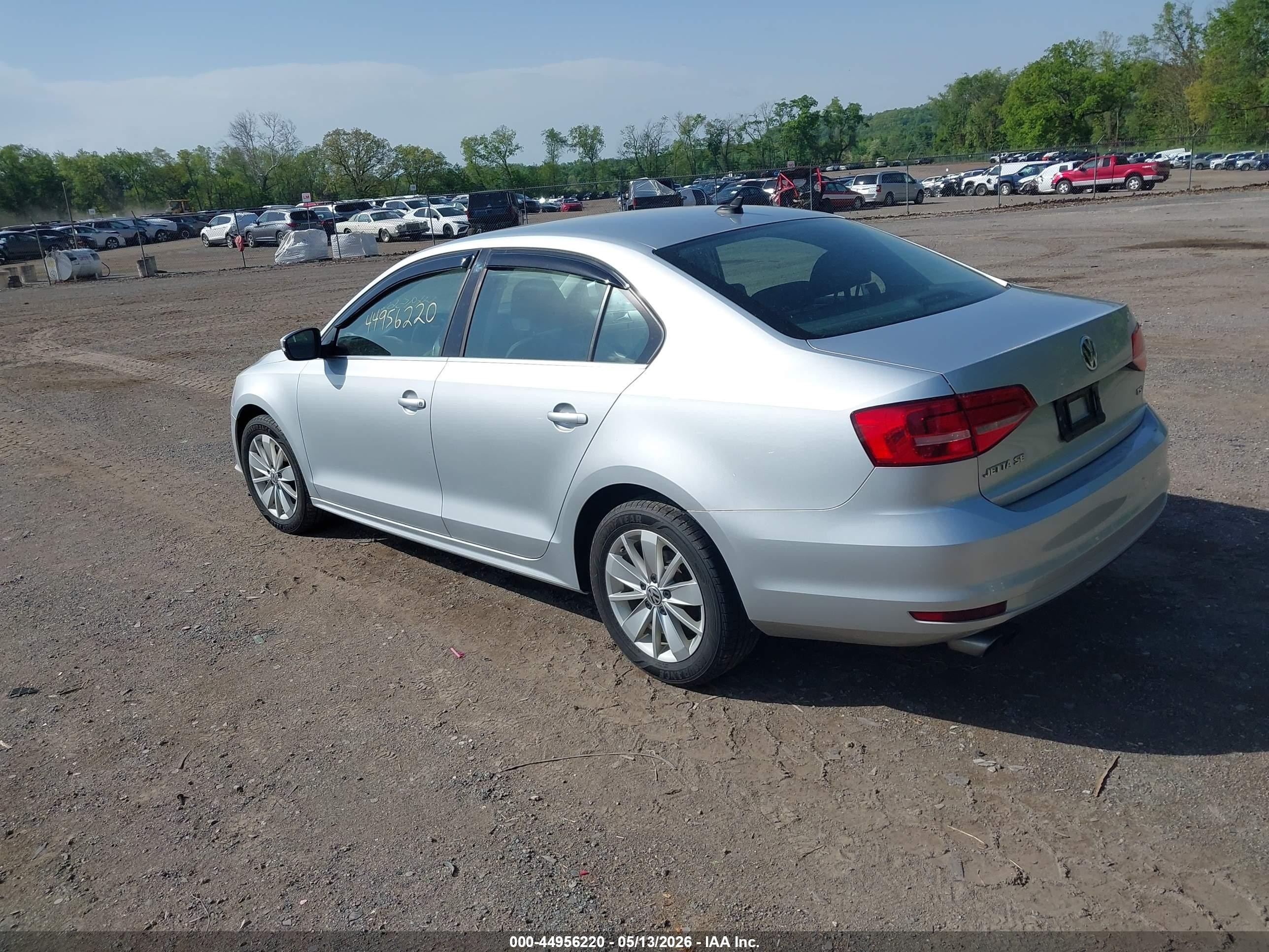 2015 Volkswagen Jetta 1.8t Se Silver vin: 3VWD17AJ5FM283481
