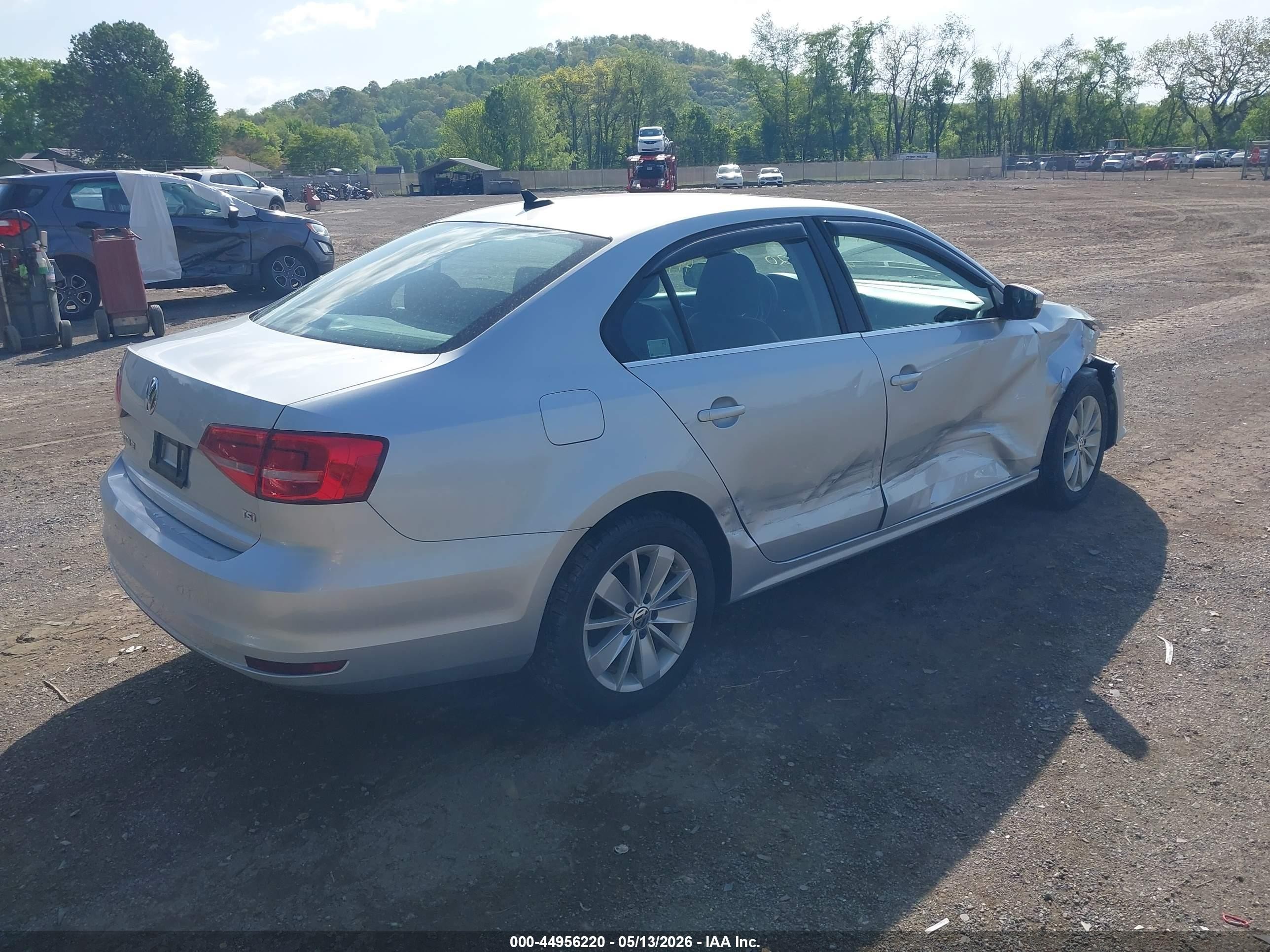 2015 Volkswagen Jetta 1.8t Se Silver vin: 3VWD17AJ5FM283481