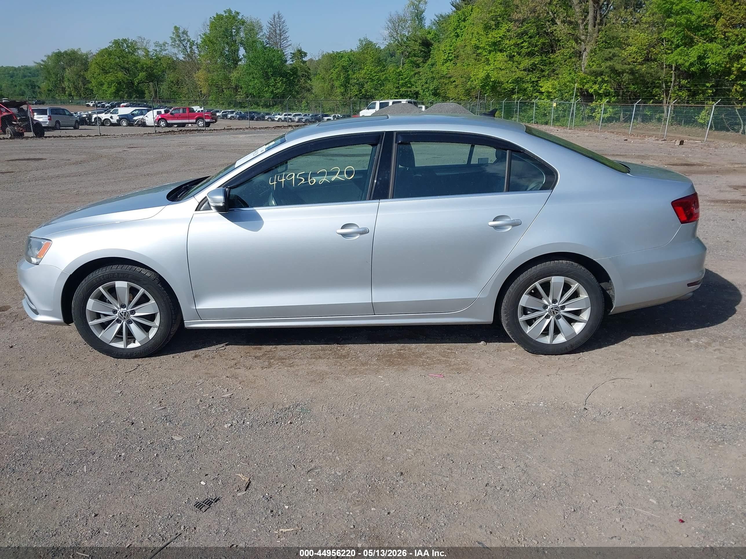 2015 Volkswagen Jetta 1.8t Se Silver vin: 3VWD17AJ5FM283481