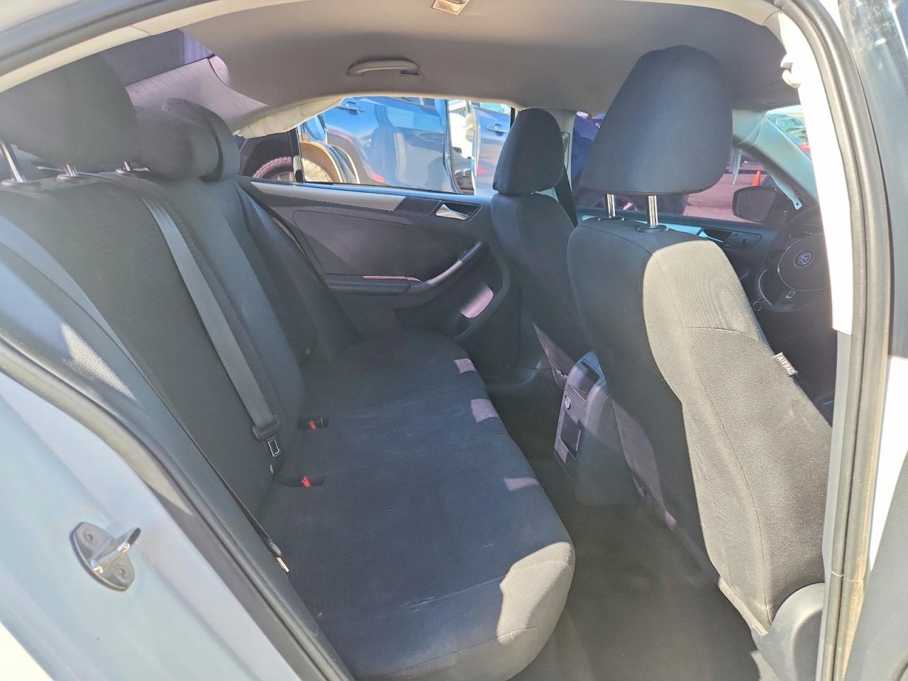 2015 Volkswagen Jetta Se White vin: 3VWD17AJ5FM332775