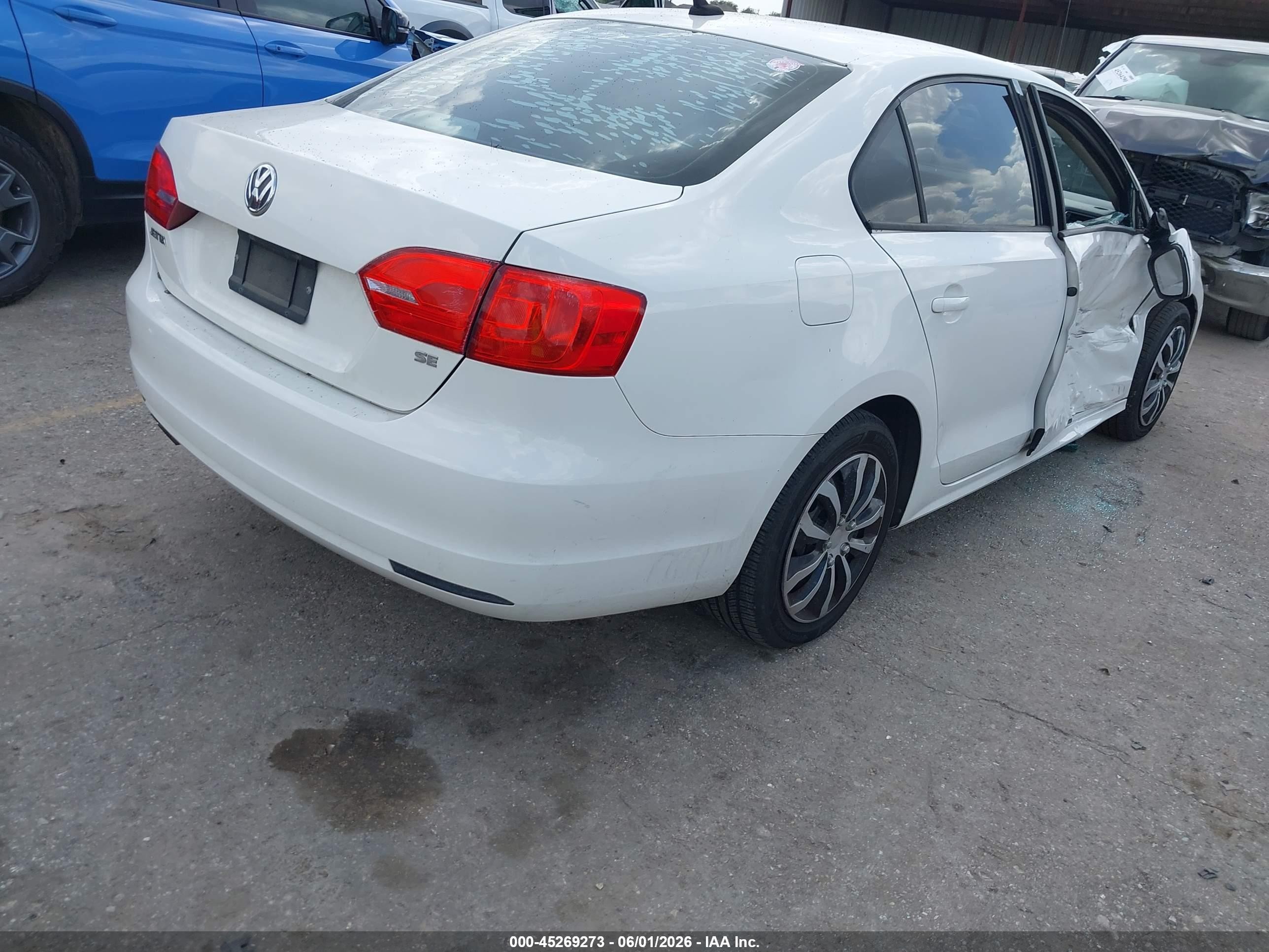 2014 Volkswagen Jetta 1.8t Se Белый vin: 3VWD17AJ6EM244381