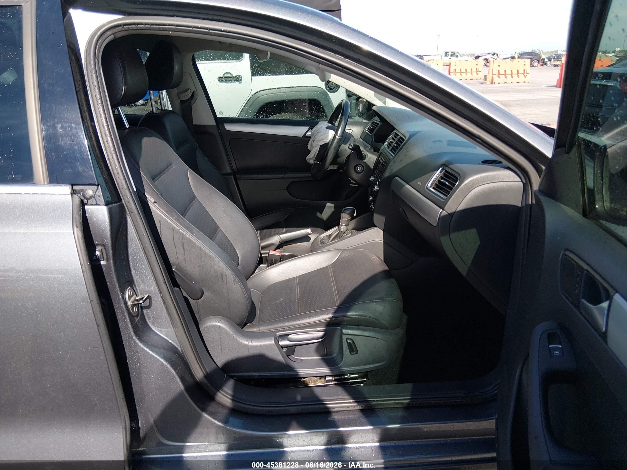 2014 Volkswagen Jetta 1.8t Se Gray vin: 3VWD17AJ6EM256157