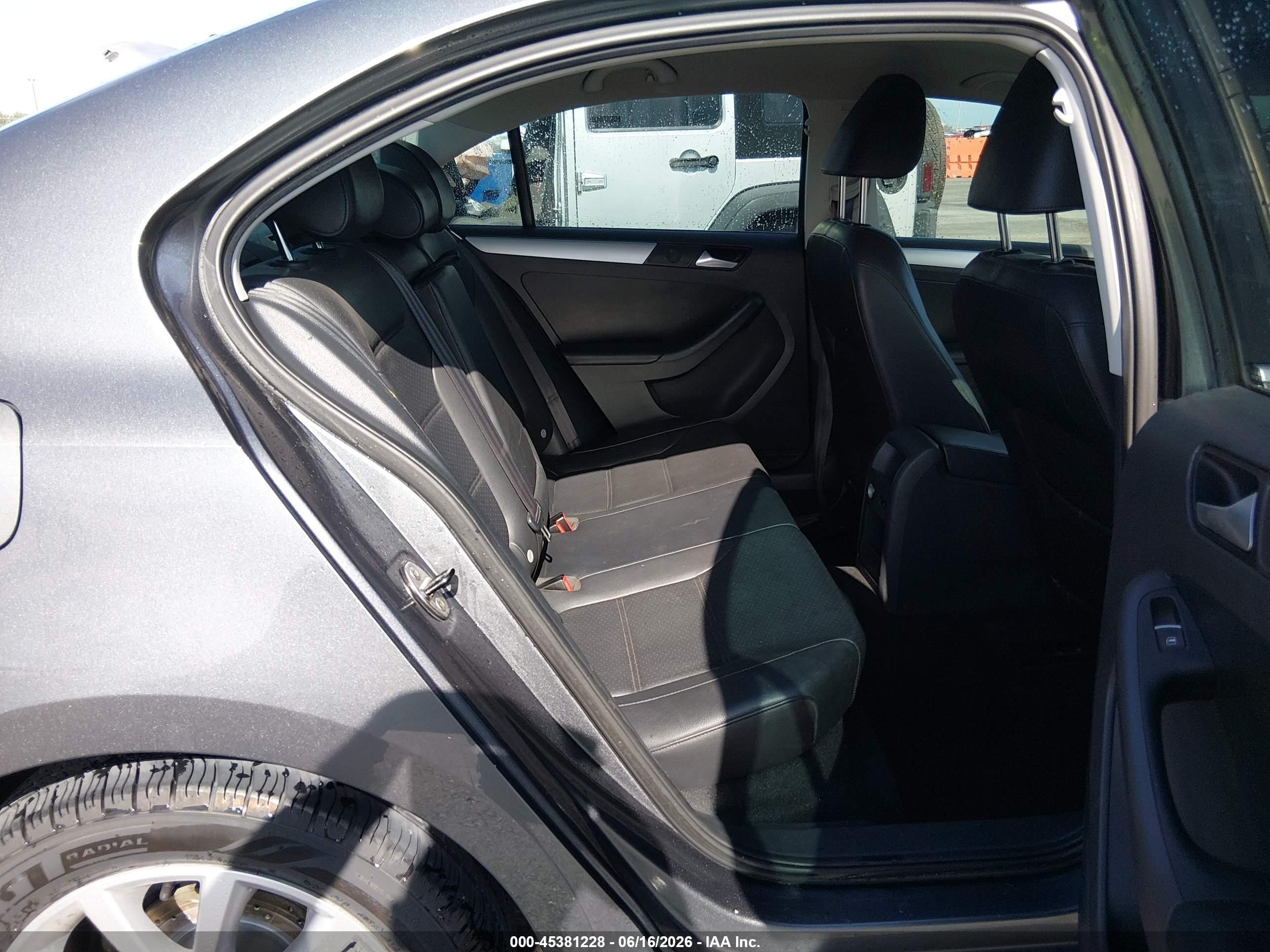 2014 Volkswagen Jetta 1.8t Se Gray vin: 3VWD17AJ6EM256157