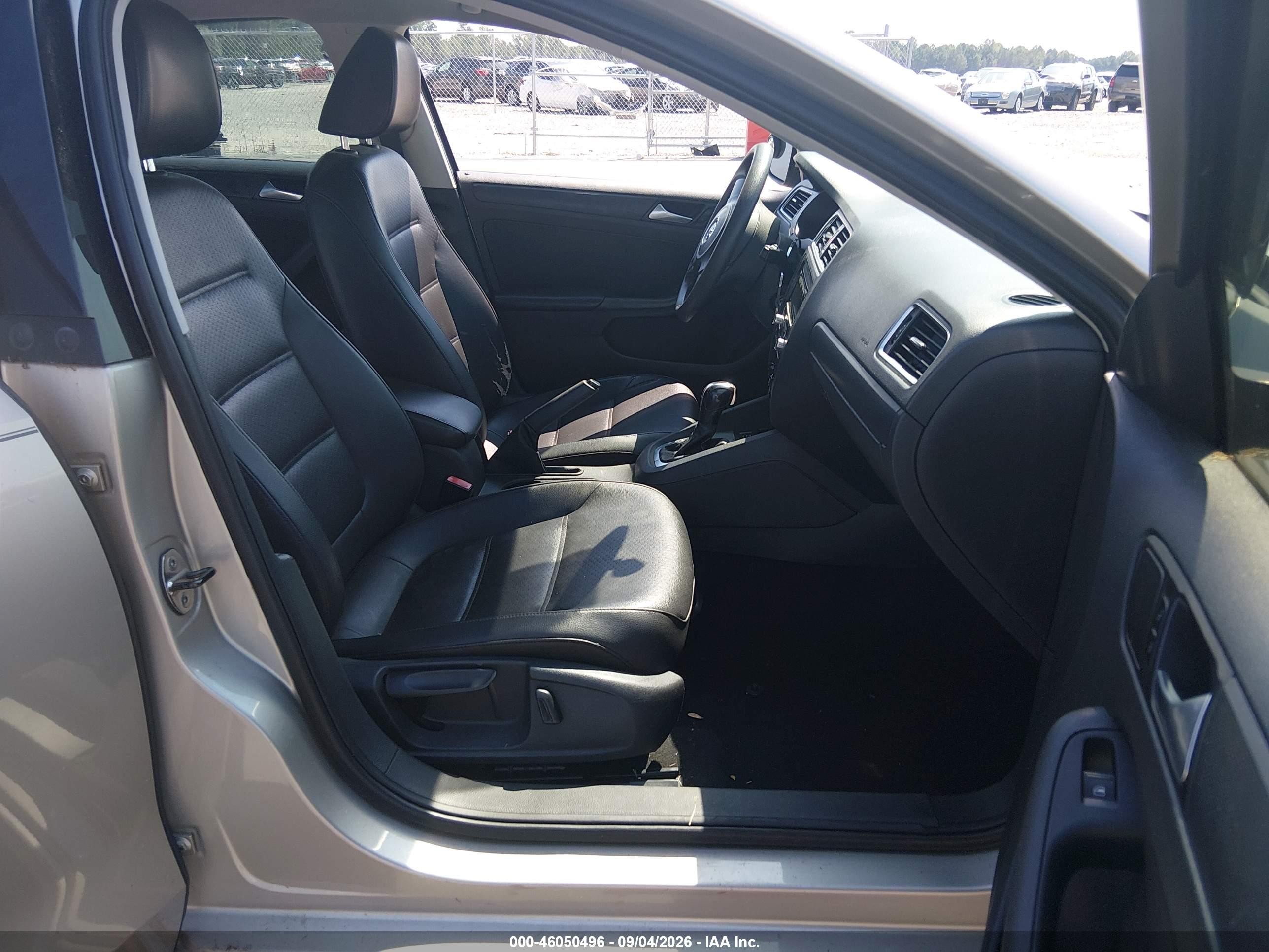 2014 Volkswagen Jetta 1.8t Se Champagne vin: 3VWD17AJ6EM266977