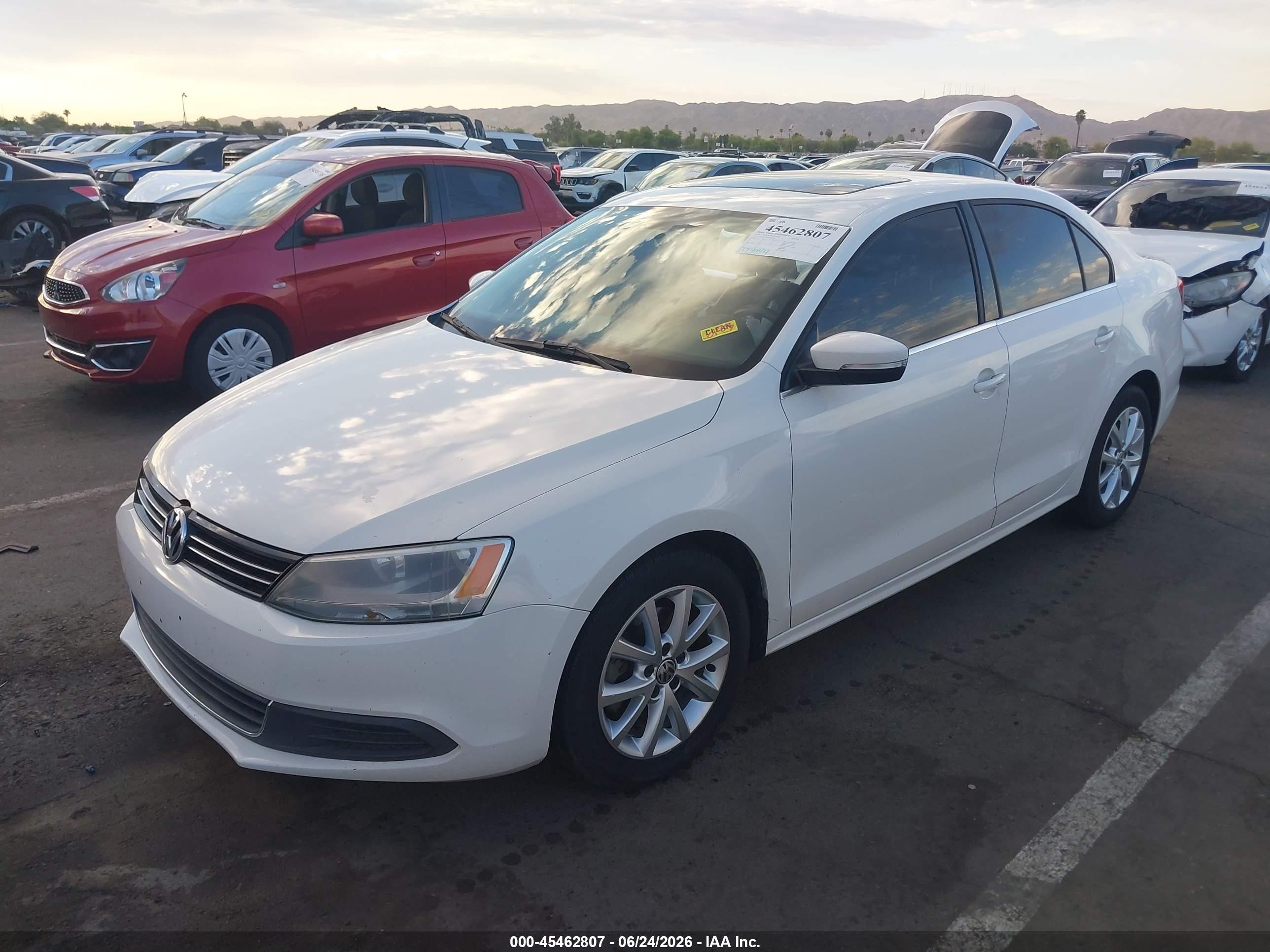2014 Volkswagen Jetta 1.8t Se Белый vin: 3VWD17AJ6EM390764