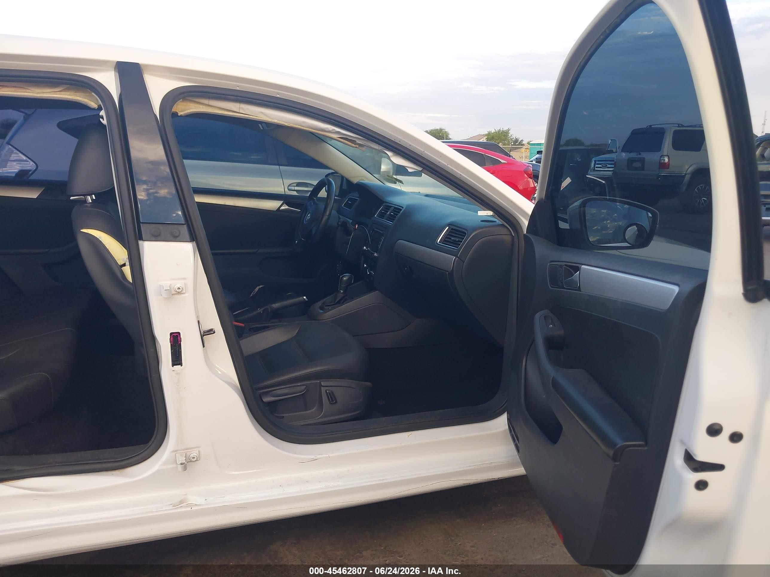 2014 Volkswagen Jetta 1.8t Se Белый vin: 3VWD17AJ6EM390764