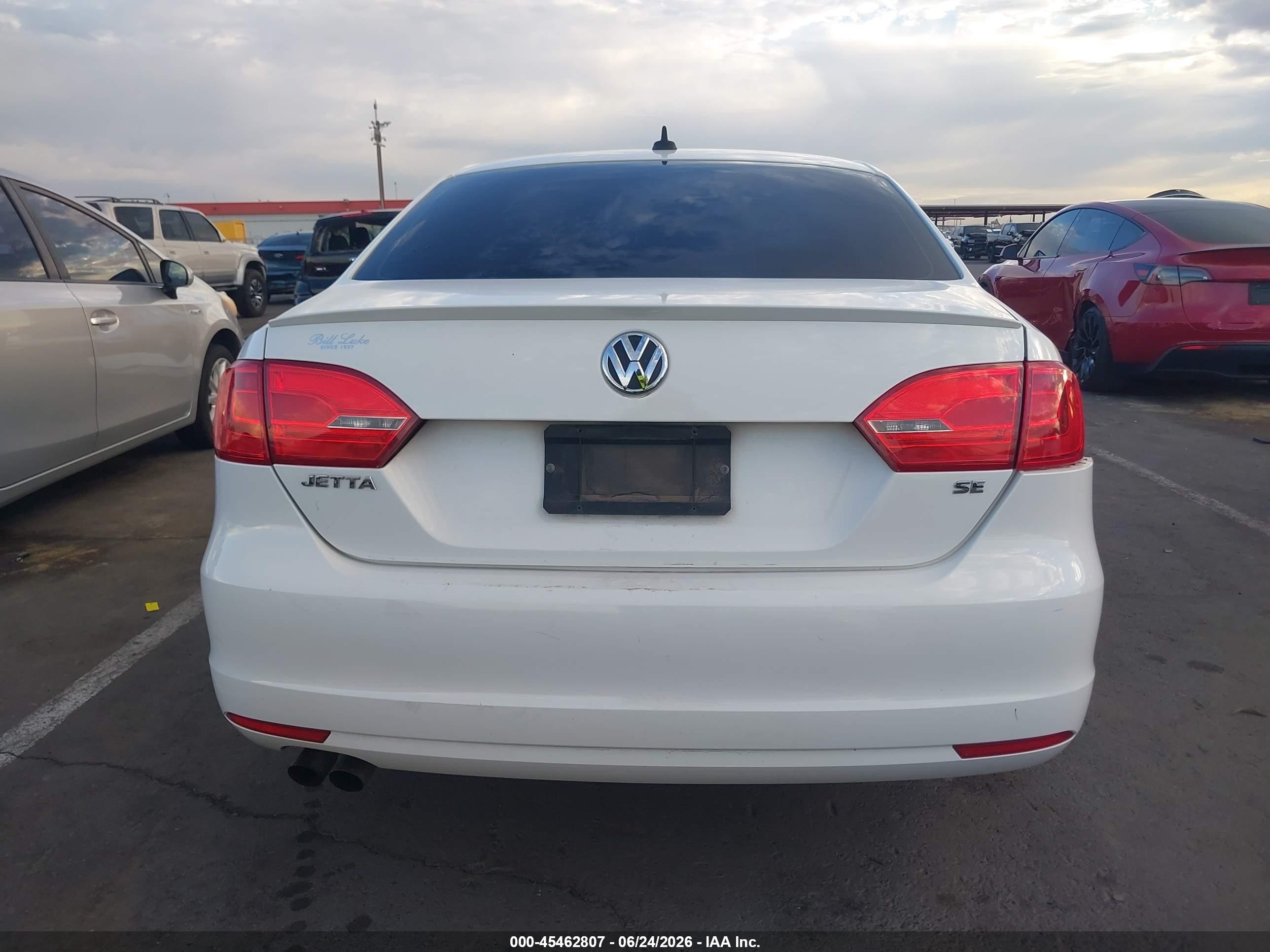 2014 Volkswagen Jetta 1.8t Se Белый vin: 3VWD17AJ6EM390764