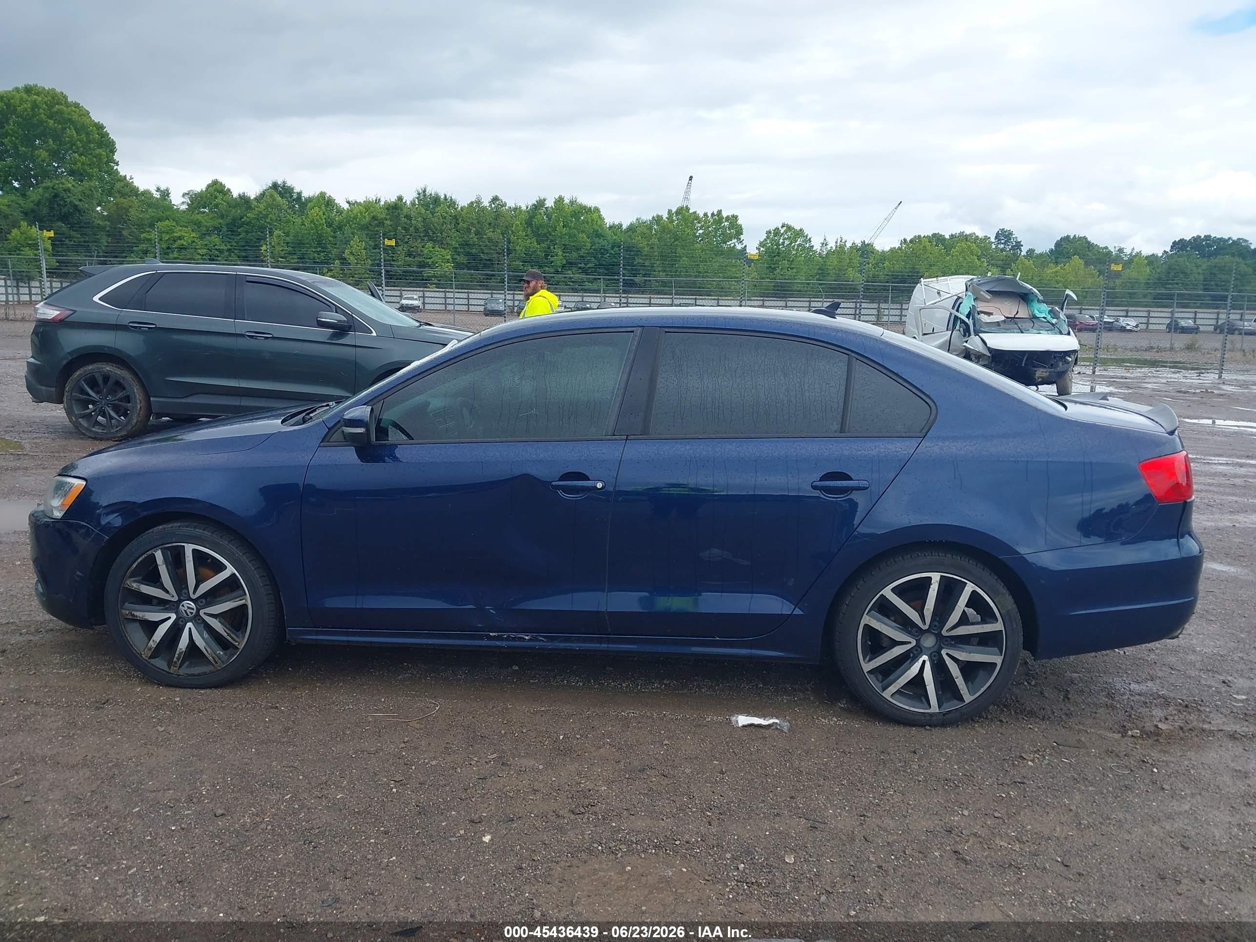 2014 Volkswagen Jetta 1.8t Se Blue vin: 3VWD17AJ6EM395916