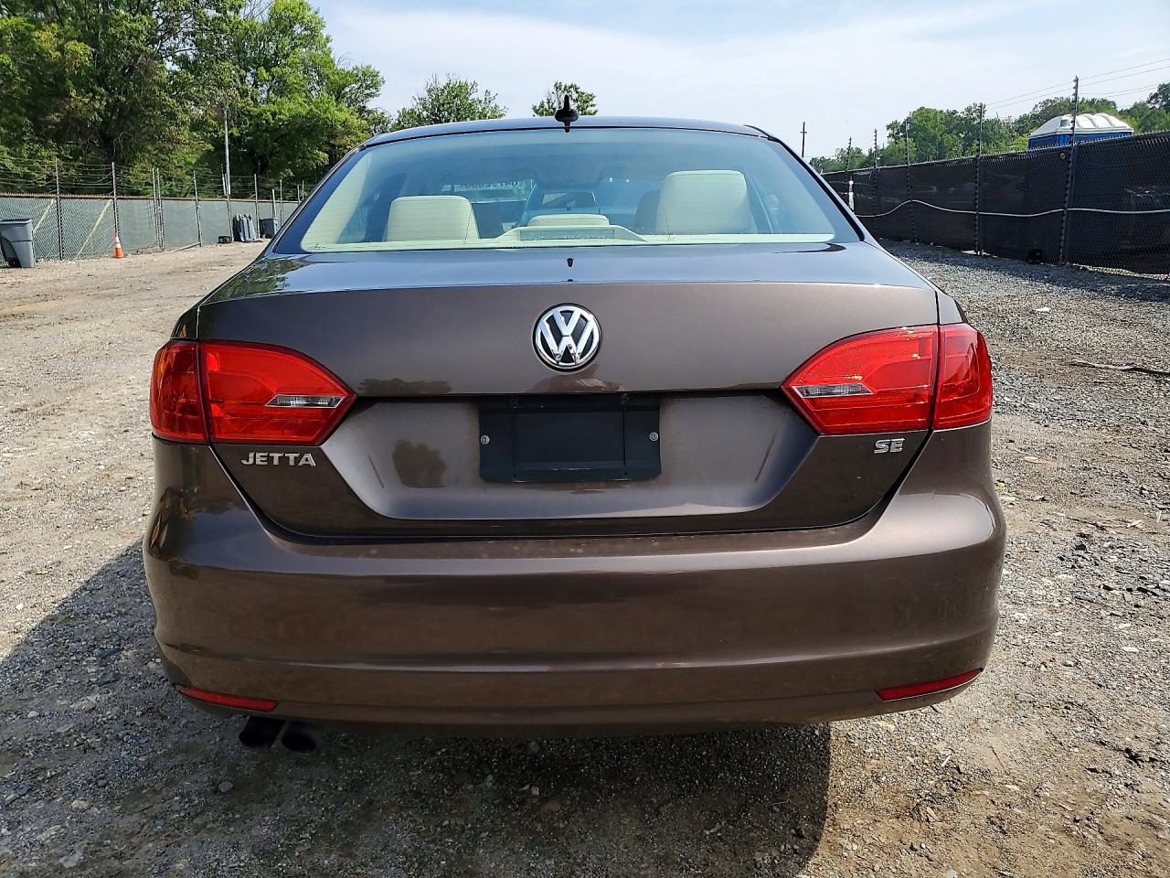 2014 Volkswagen Jetta Se Brown vin: 3VWD17AJ6EM399609