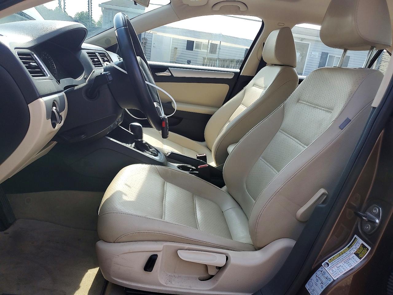 2014 Volkswagen Jetta Se Brown vin: 3VWD17AJ6EM399609
