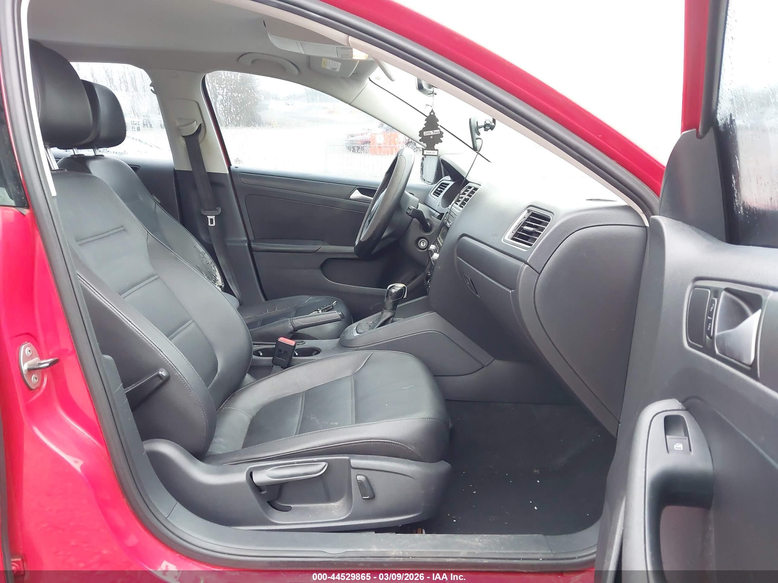 2014 Volkswagen Jetta 1.8t Se Red vin: 3VWD17AJ6EM417557