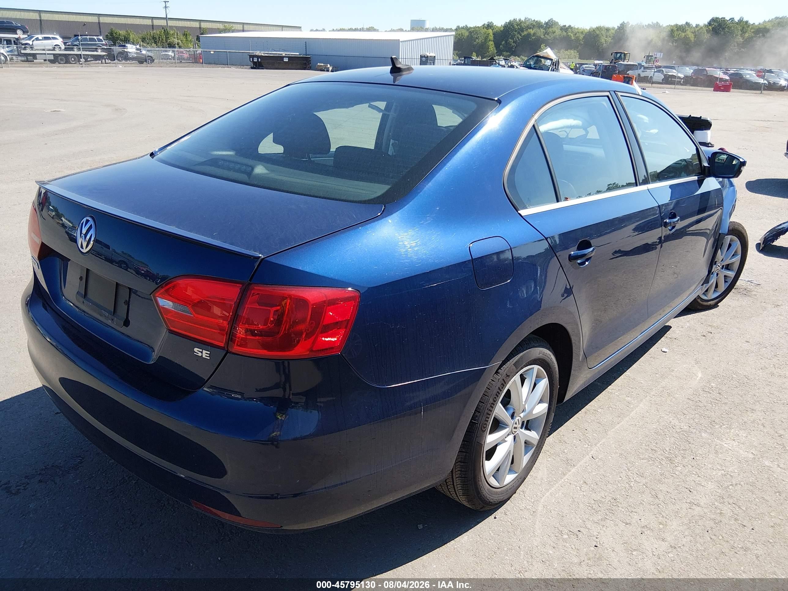 2014 Volkswagen Jetta 1.8t Se Синий vin: 3VWD17AJ7EM209381