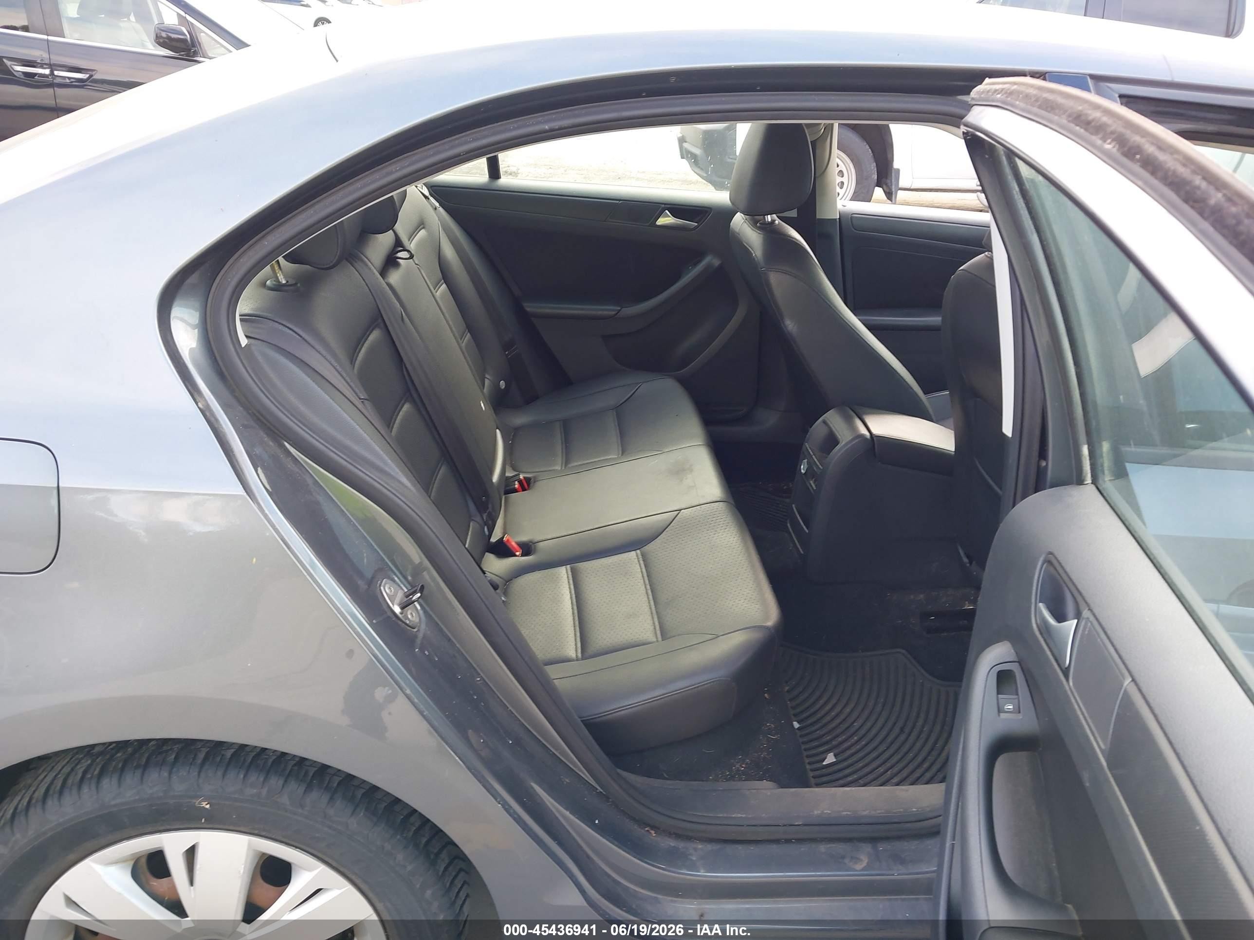 2014 Volkswagen Jetta 1.8t Se Gray vin: 3VWD17AJ7EM362567