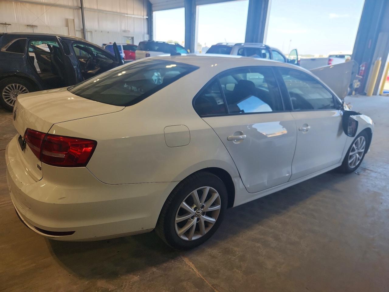 2015 Volkswagen Jetta White vin: 3VWD17AJ7FM204036