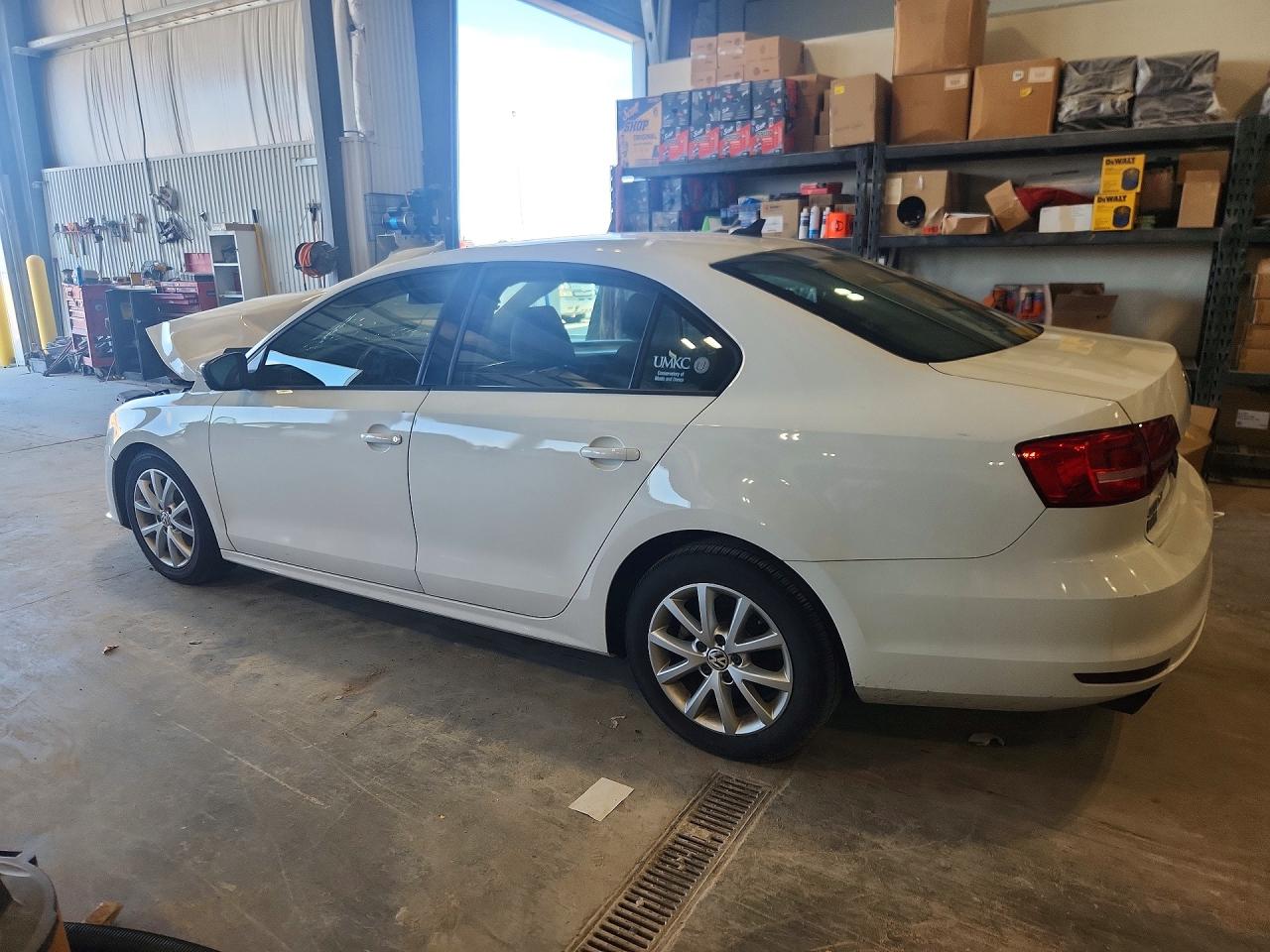 2015 Volkswagen Jetta White vin: 3VWD17AJ7FM204036