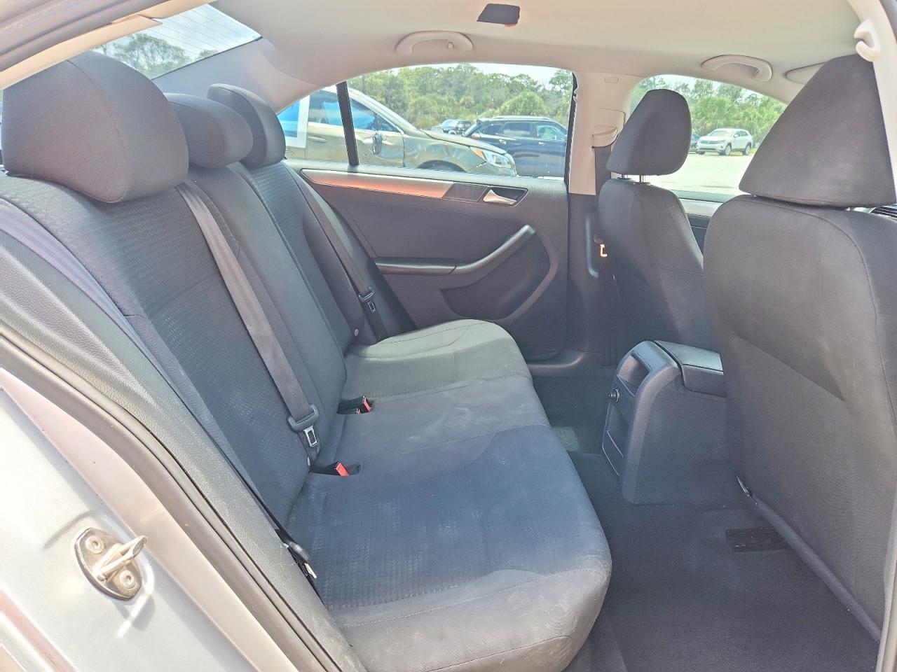 2015 Volkswagen Jetta Se Серебряный vin: 3VWD17AJ7FM250563