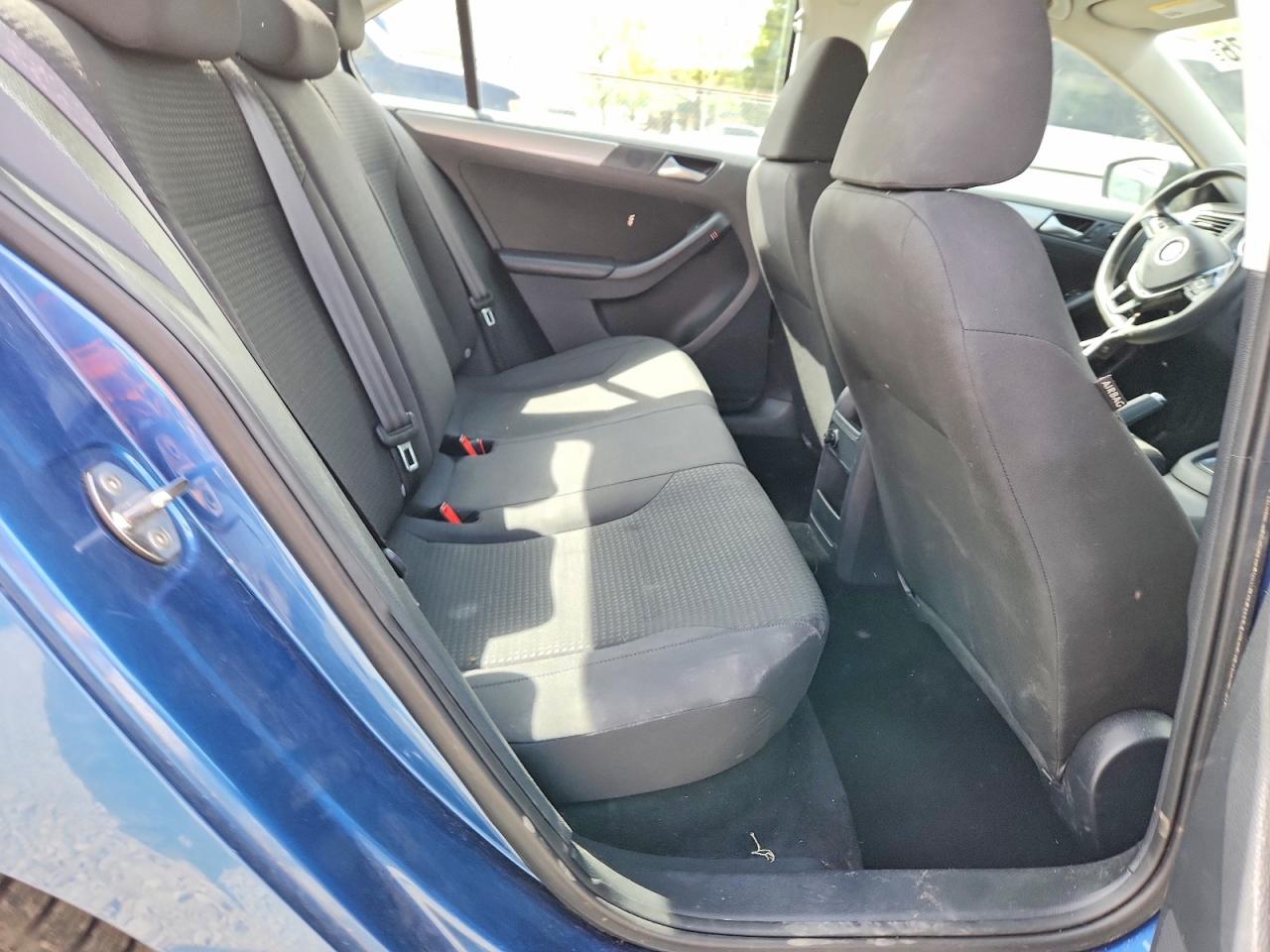 2015 Volkswagen Jetta Se Blue vin: 3VWD17AJ7FM276306