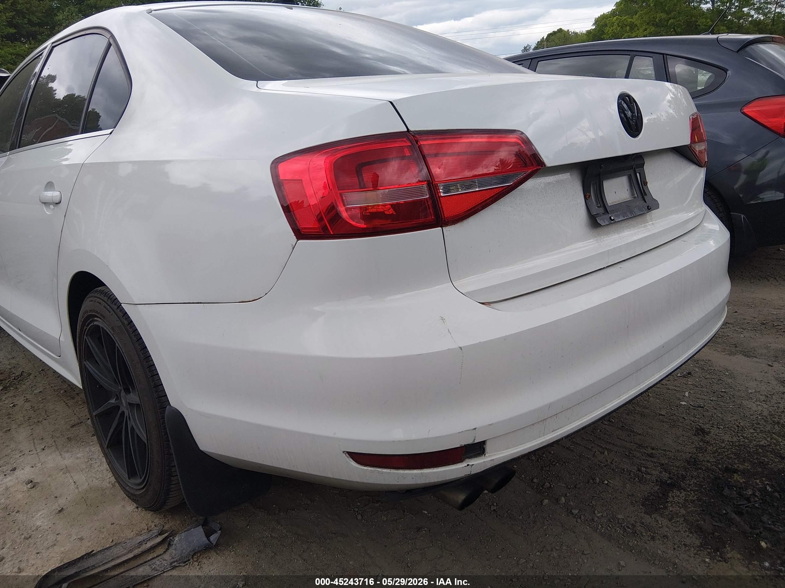 2015 Volkswagen Jetta 1.8t Se White vin: 3VWD17AJ7FM296023