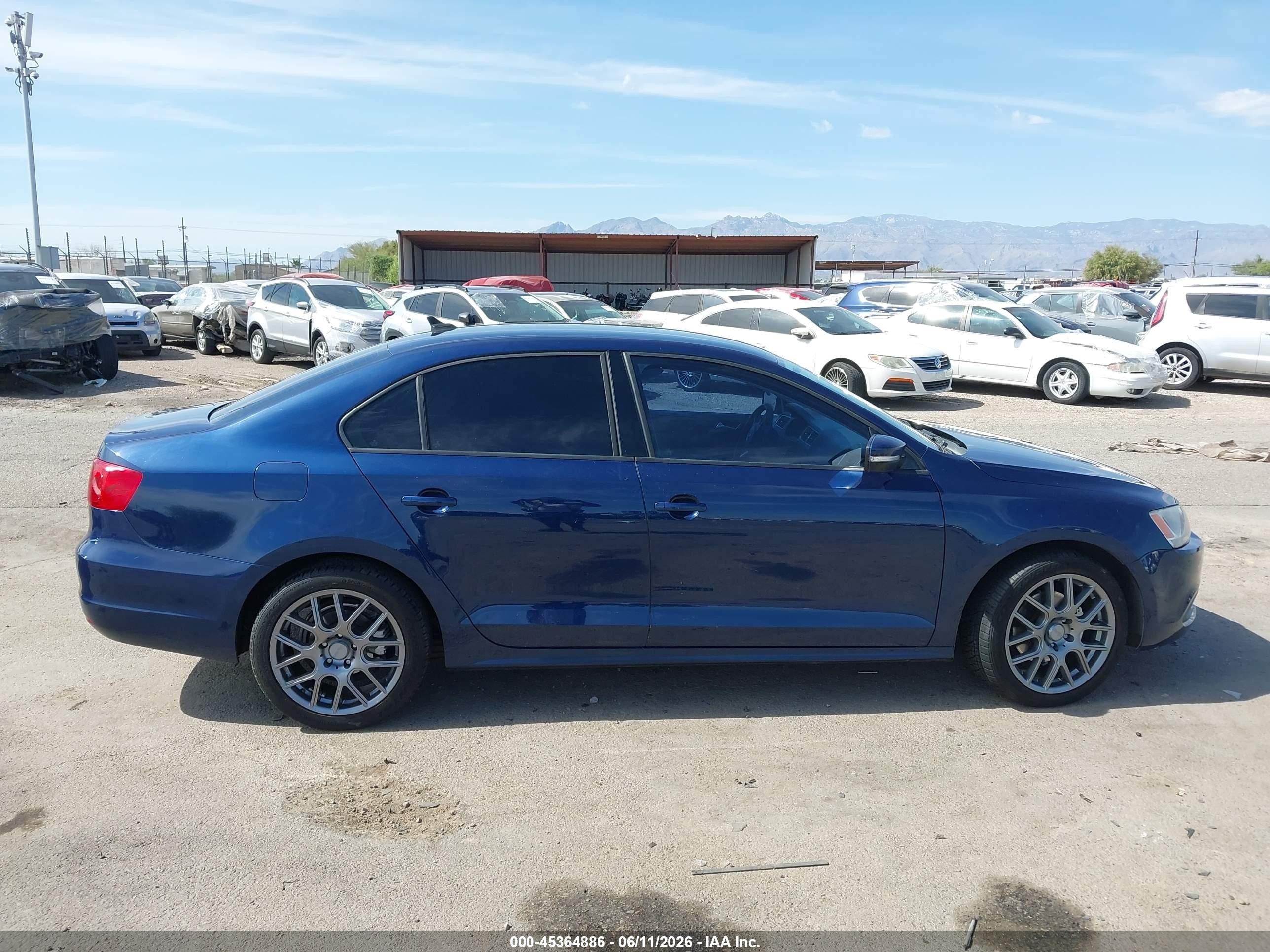 2014 Volkswagen Jetta 1.8t Se Синий vin: 3VWD17AJ8EM263997