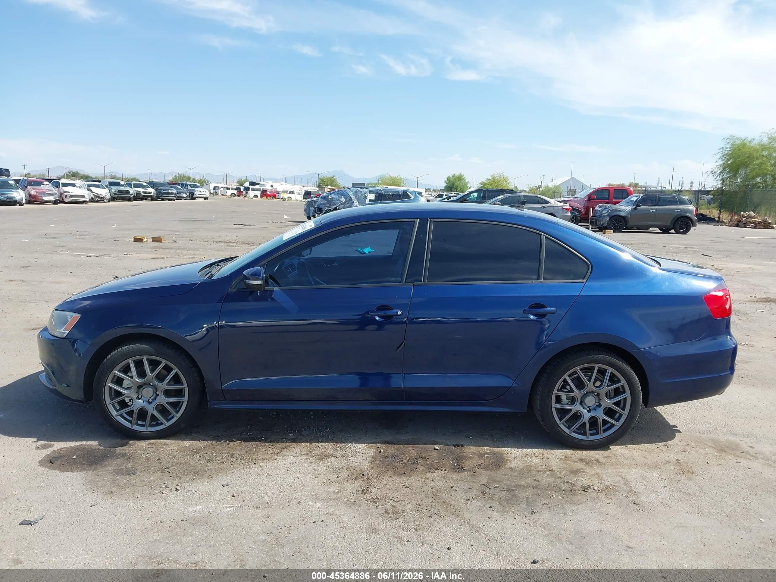 2014 Volkswagen Jetta 1.8t Se Синий vin: 3VWD17AJ8EM263997