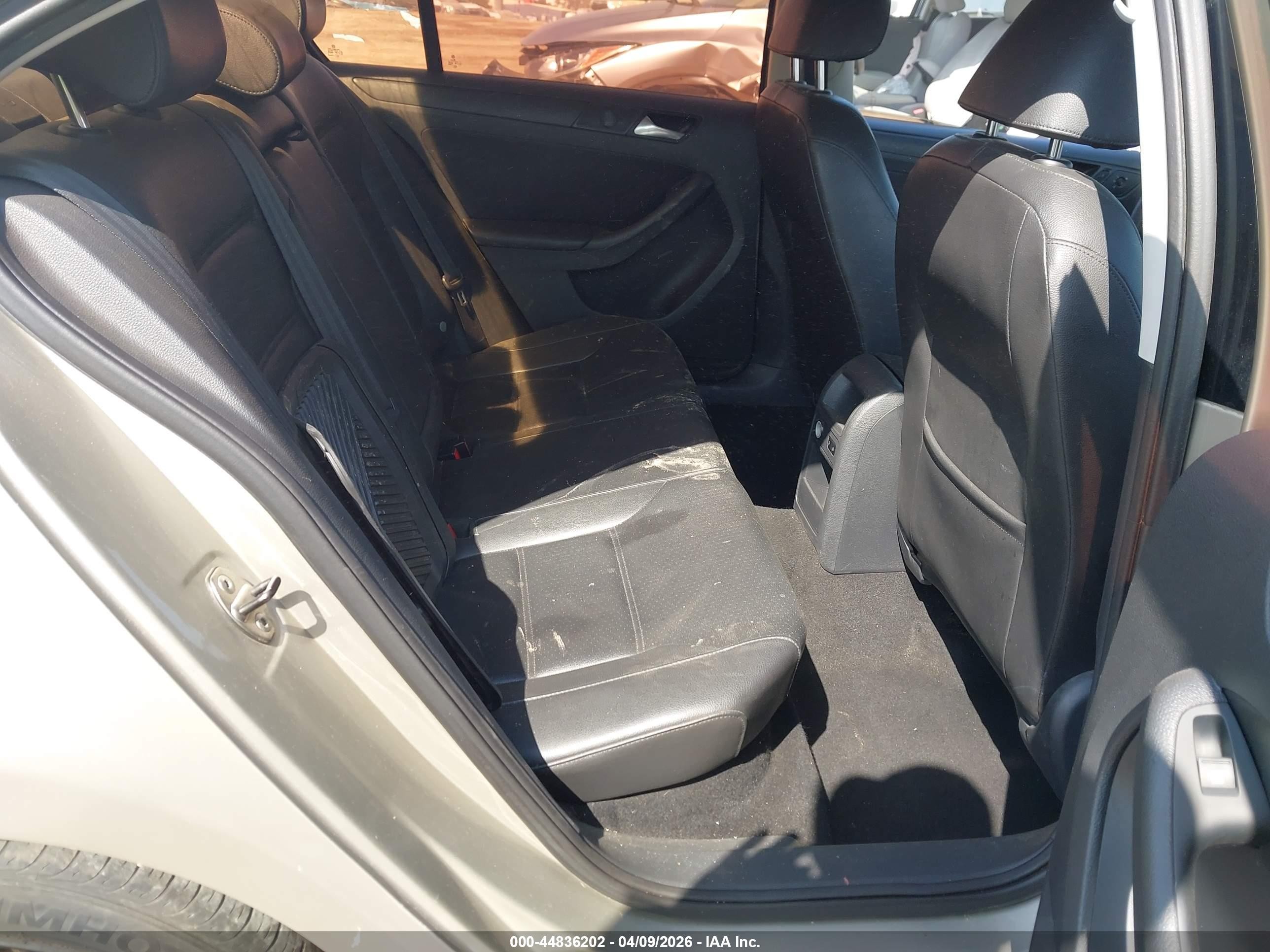 2014 Volkswagen Jetta 1.8t Se Gray vin: 3VWD17AJ8EM271386